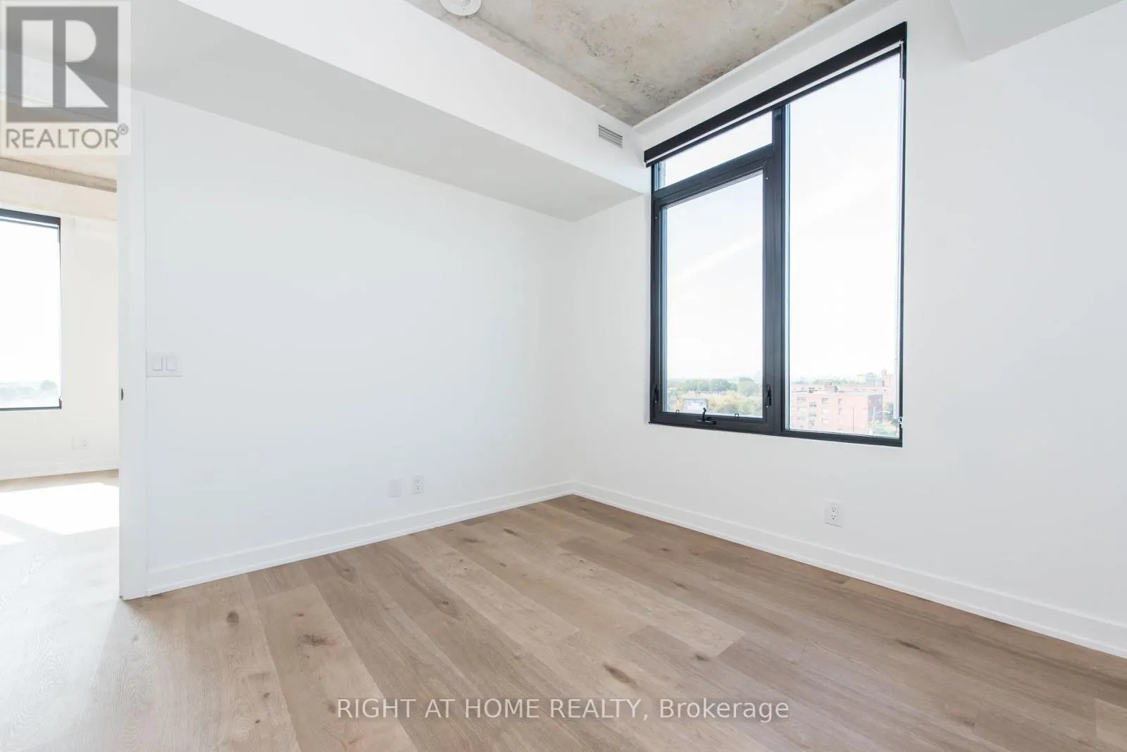 601 - 7 FAIRBANK AVENUE W