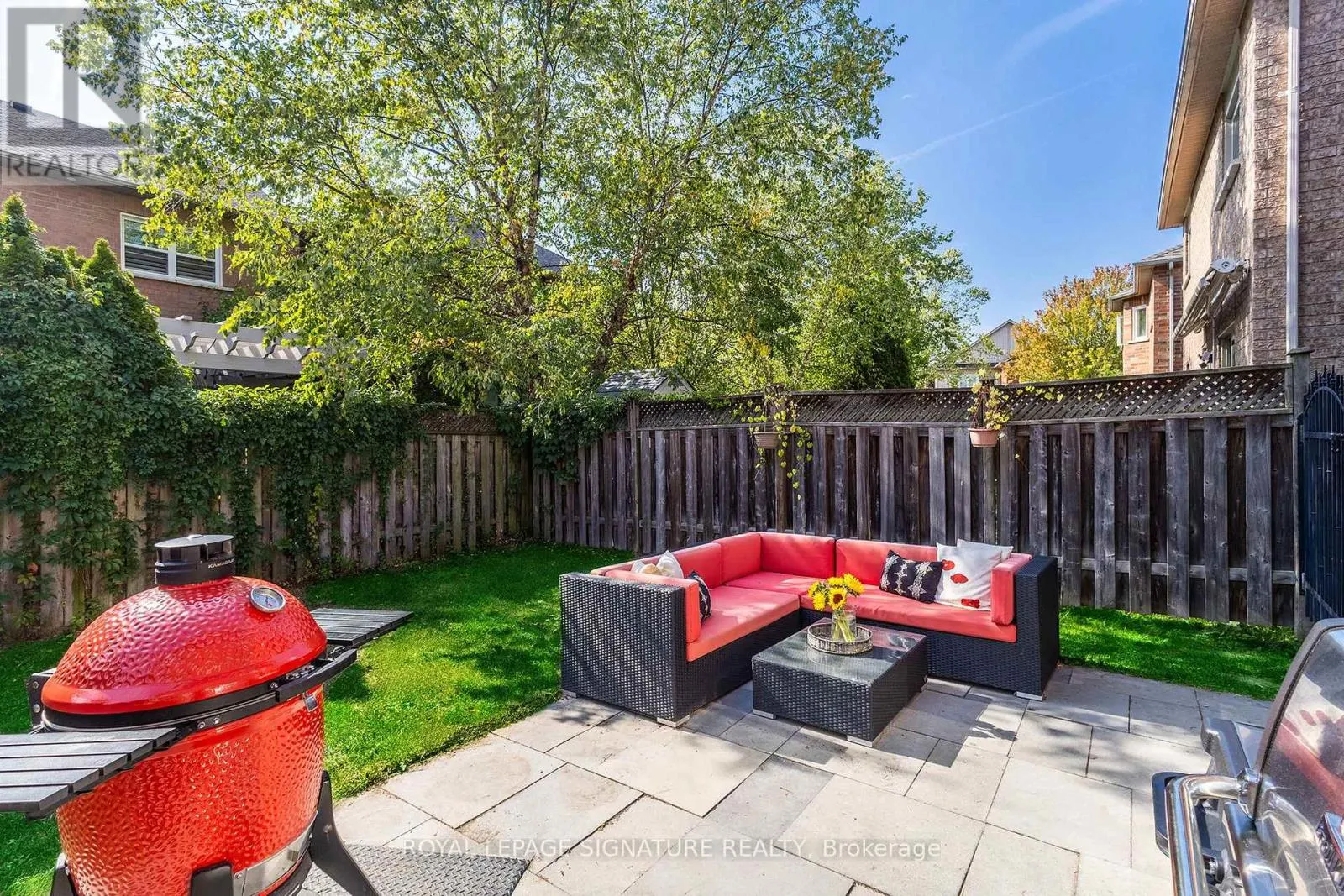 2105 NEWELL CRESCENT