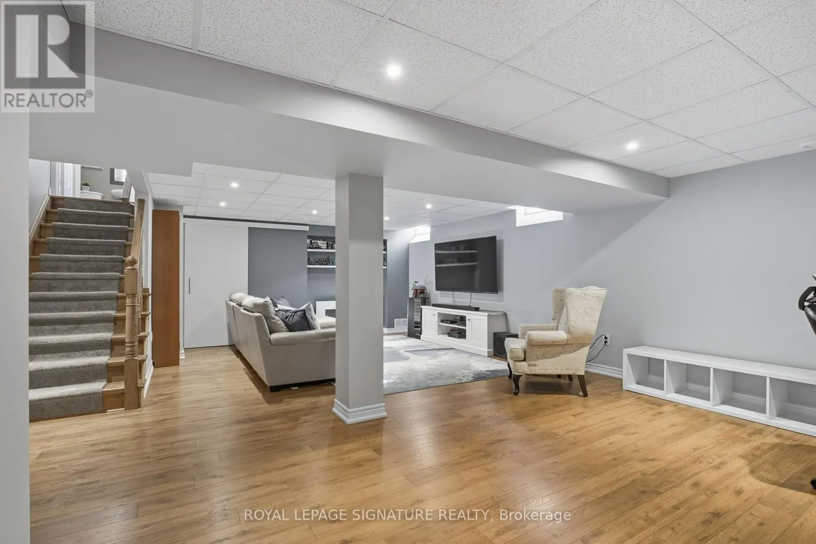 2105 NEWELL CRESCENT