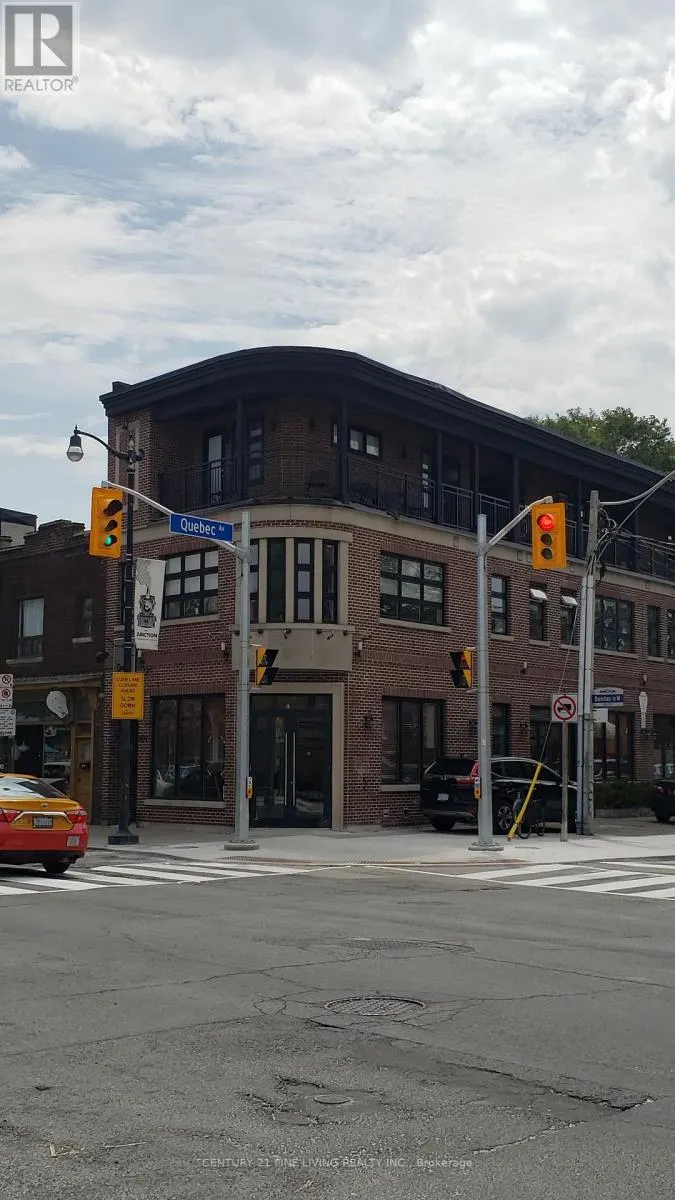 201 - 3077 DUNDAS STREET W