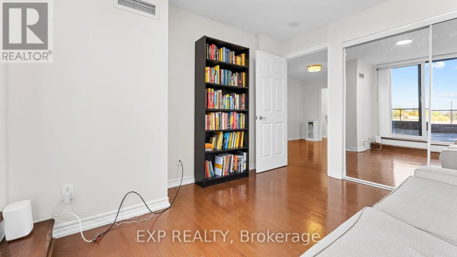 420 - 5233 DUNDAS STREET W
