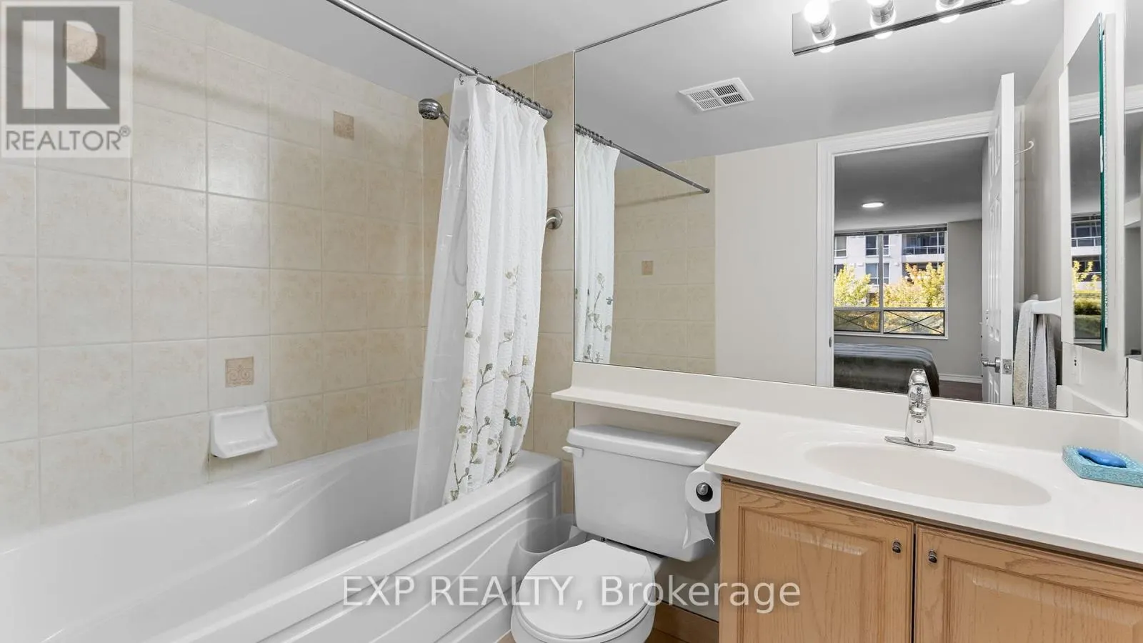 420 - 5233 DUNDAS STREET W