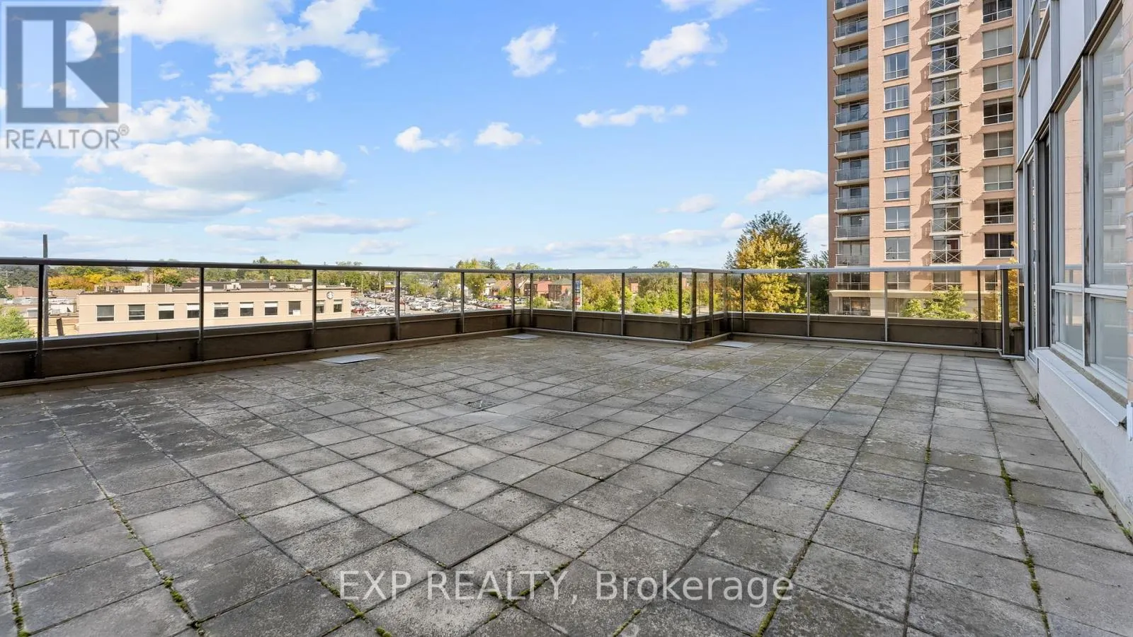 420 - 5233 DUNDAS STREET W