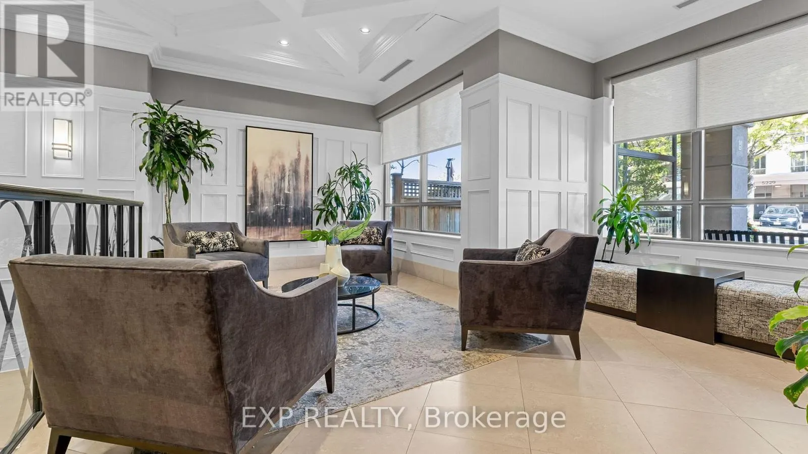 420 - 5233 DUNDAS STREET W
