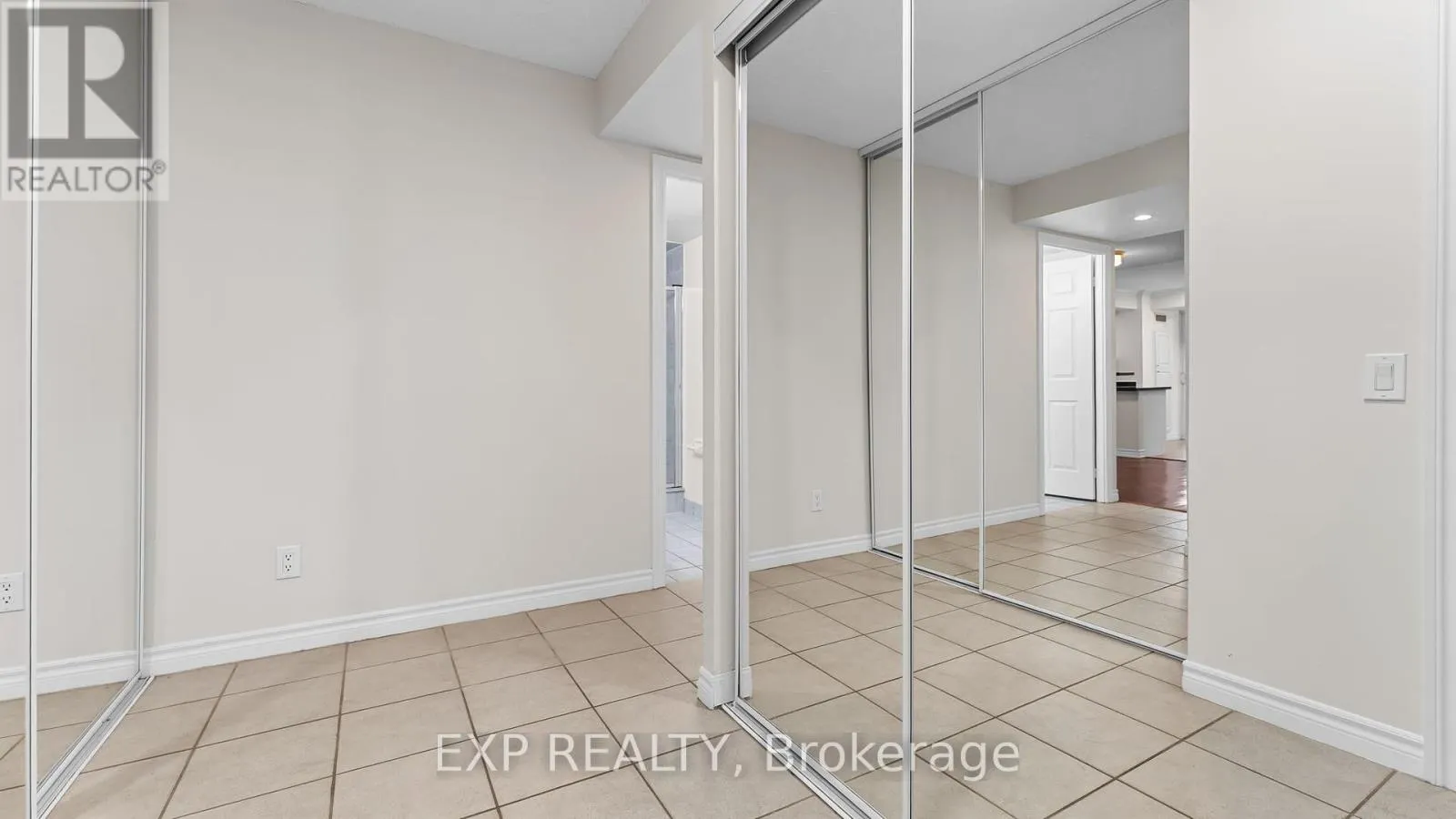 420 - 5233 DUNDAS STREET W
