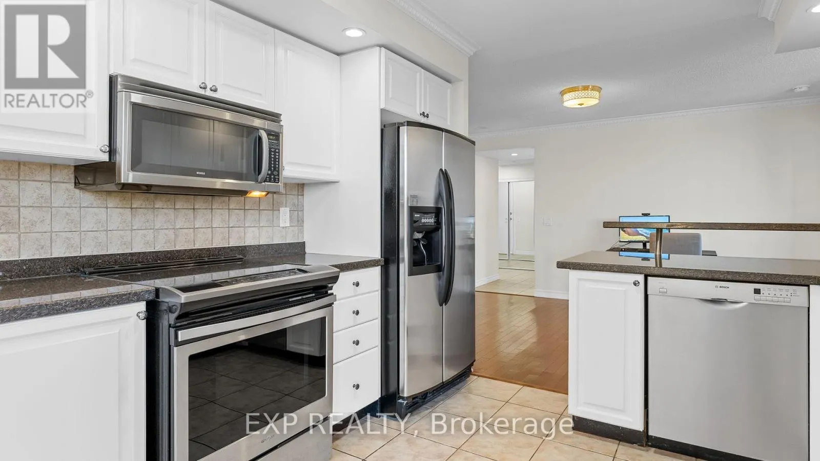 420 - 5233 DUNDAS STREET W