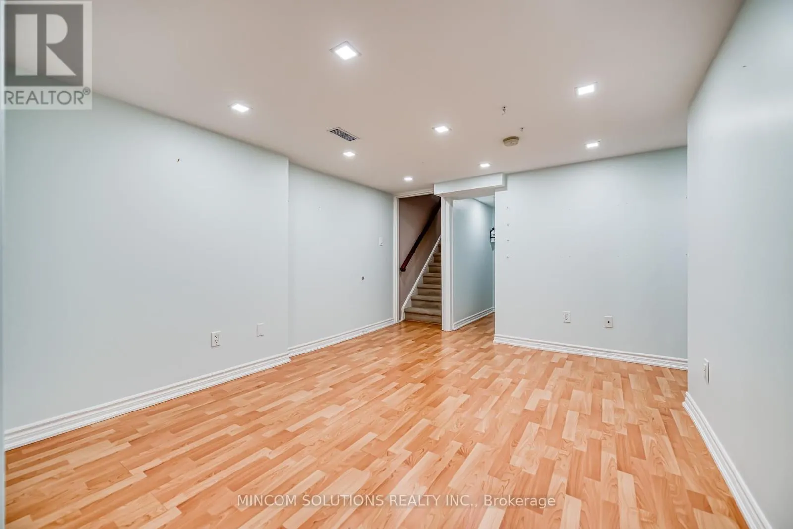 194 LAKESHORE ROAD W