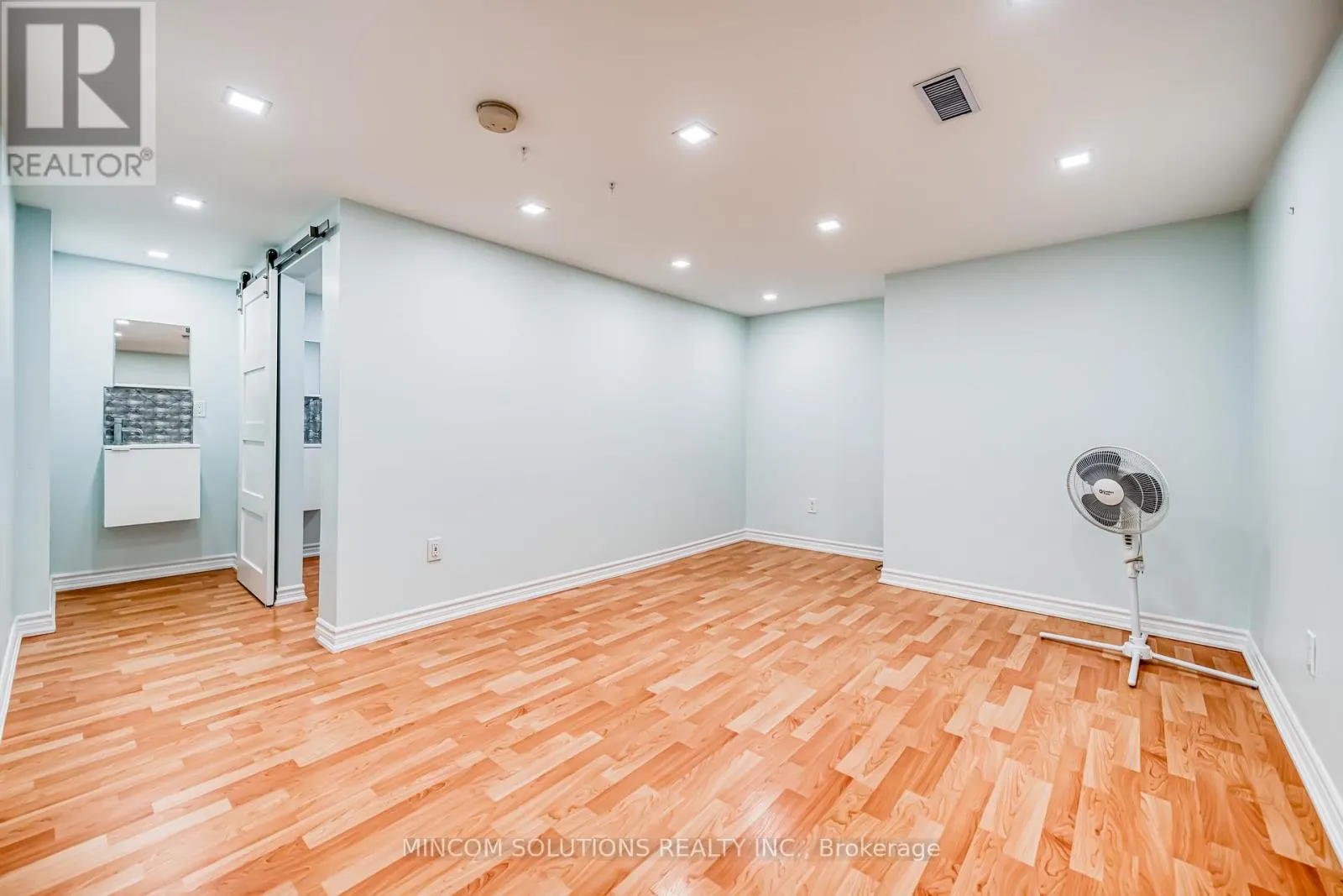 194 LAKESHORE ROAD W