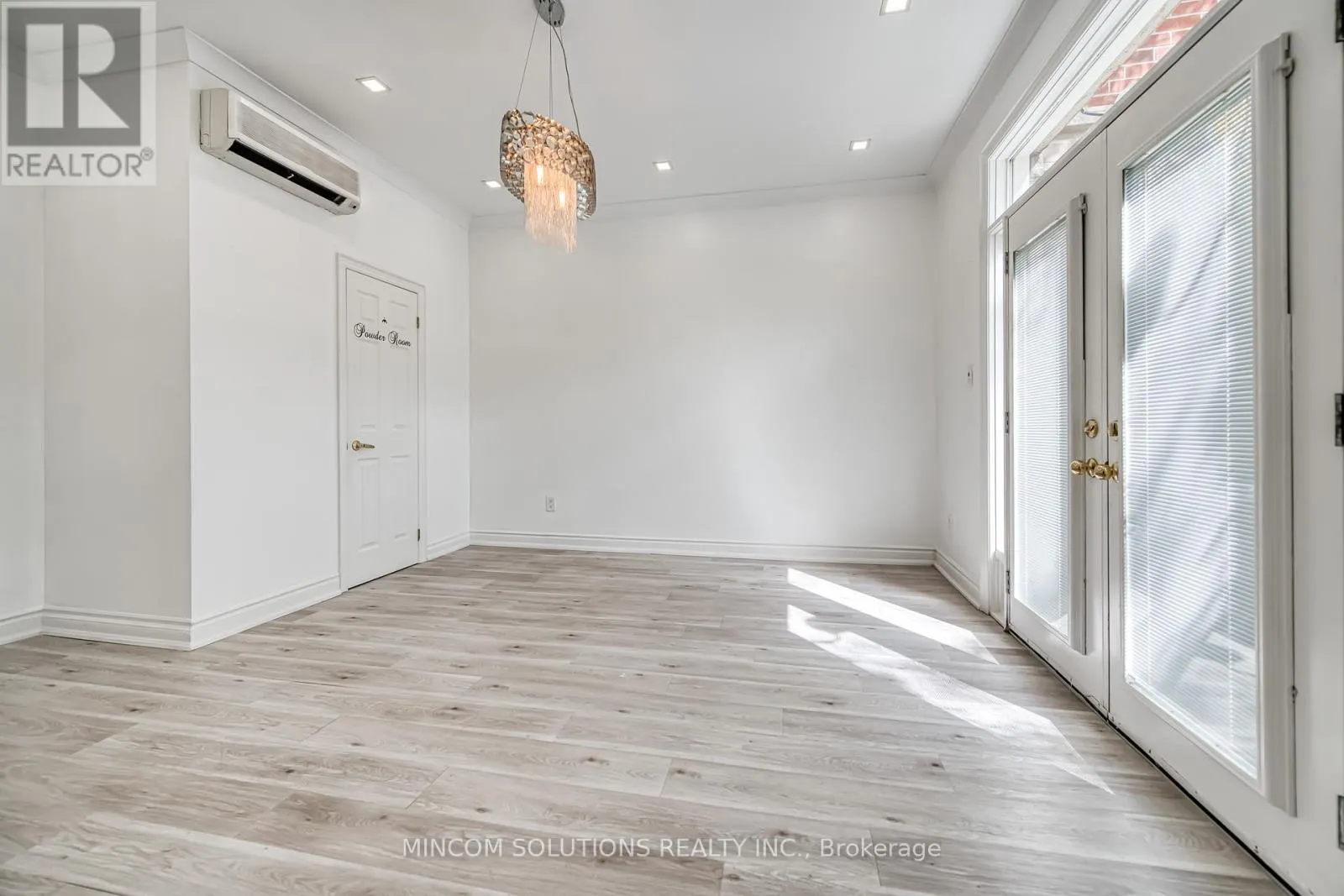 194 LAKESHORE ROAD W