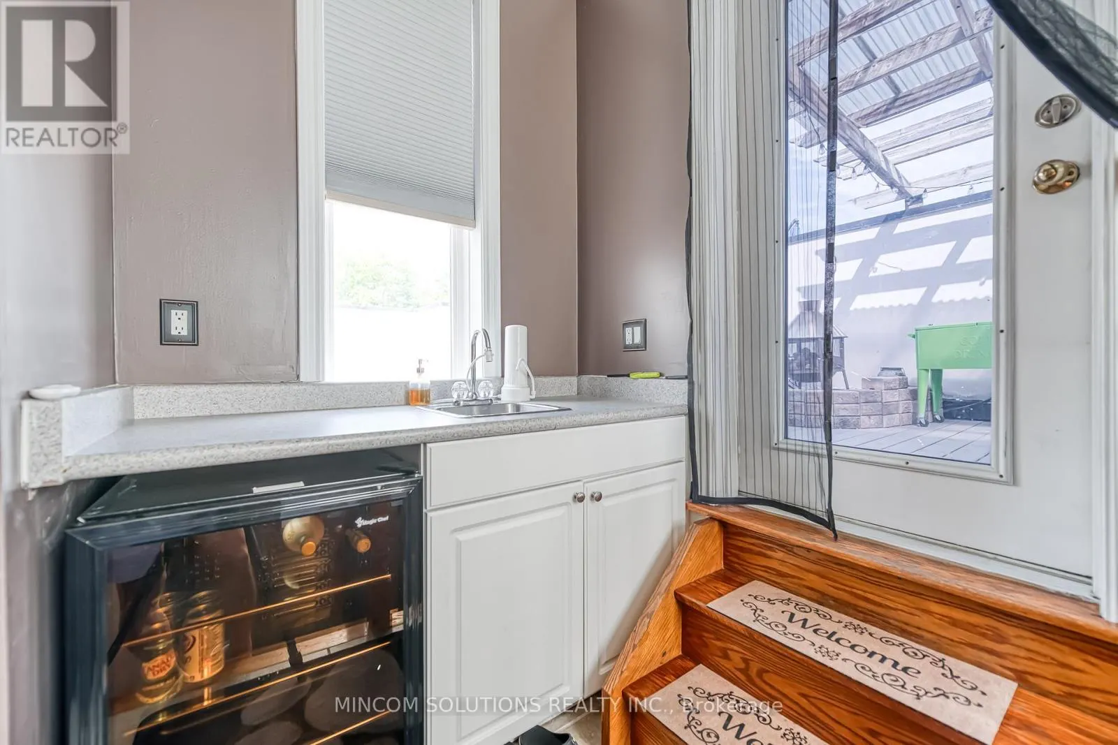 194 LAKESHORE ROAD W