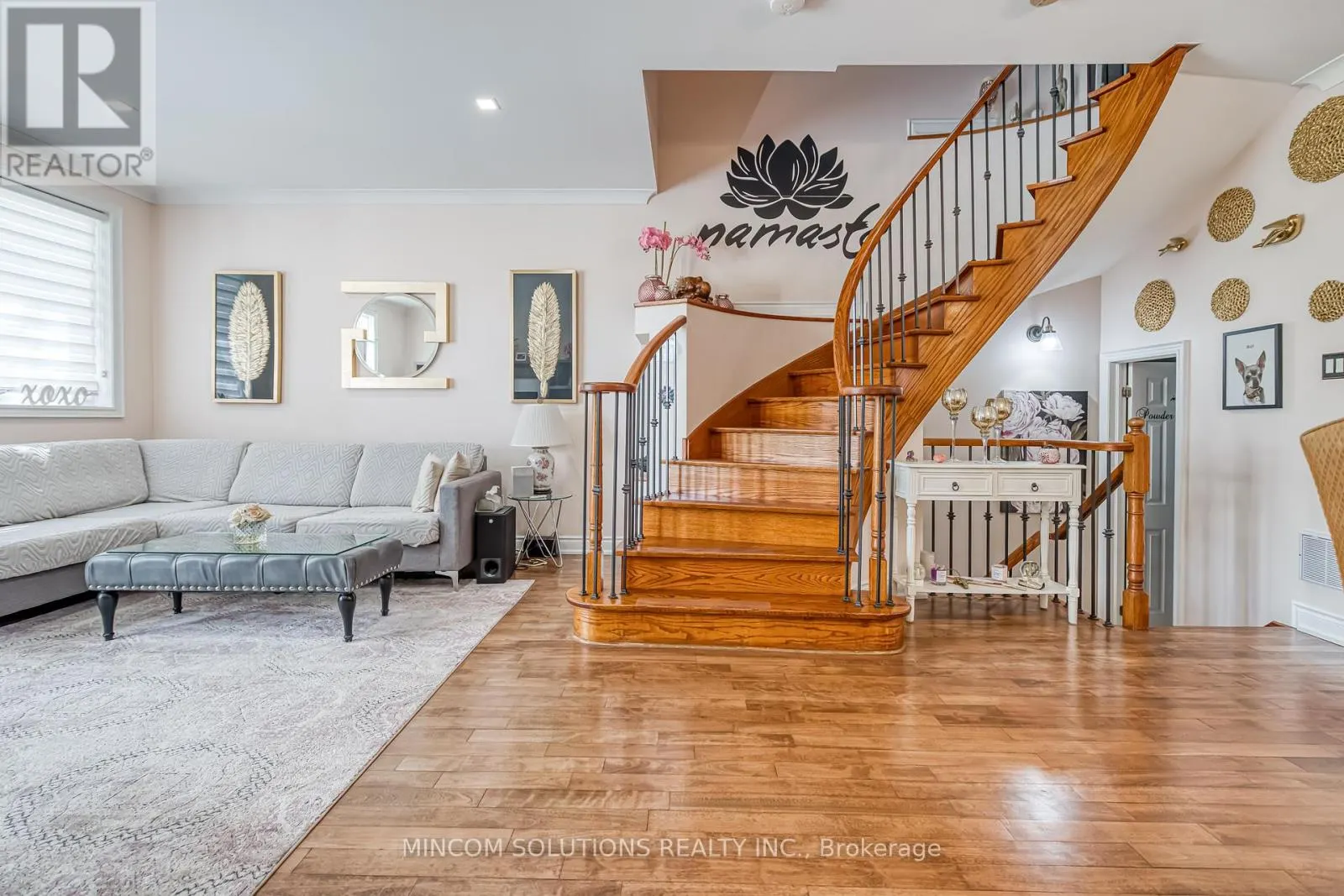 194 LAKESHORE ROAD W