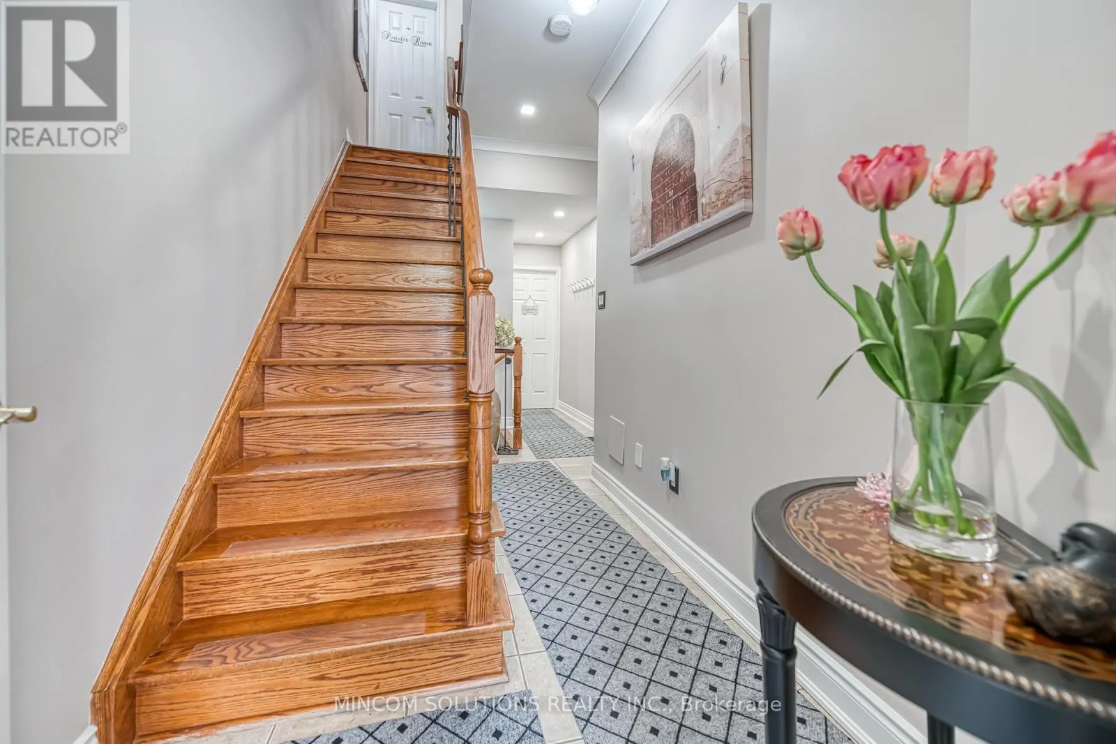 194 LAKESHORE ROAD W