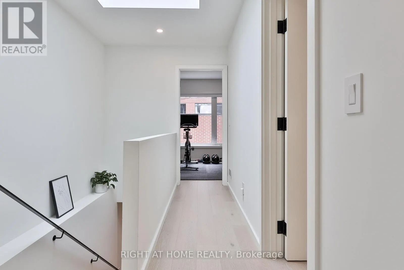 LANEWAY HOUSE - 28 SALEM AVENUE