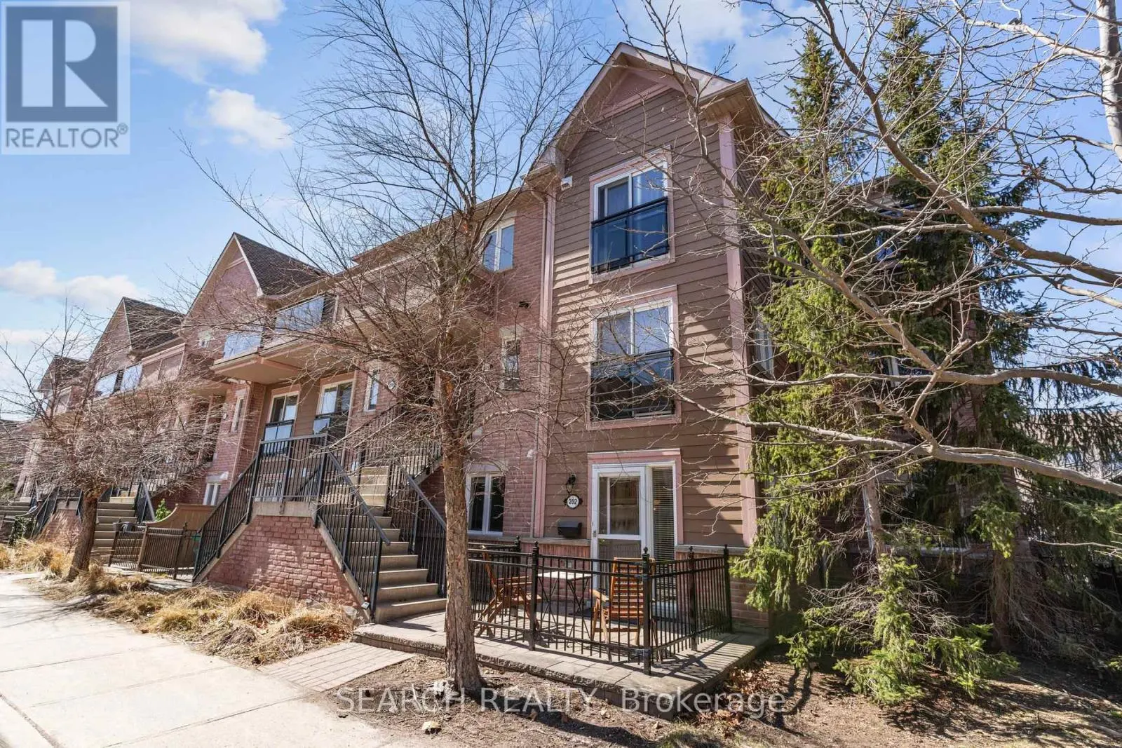 202 - 4975 SOUTHAMPTON DRIVE