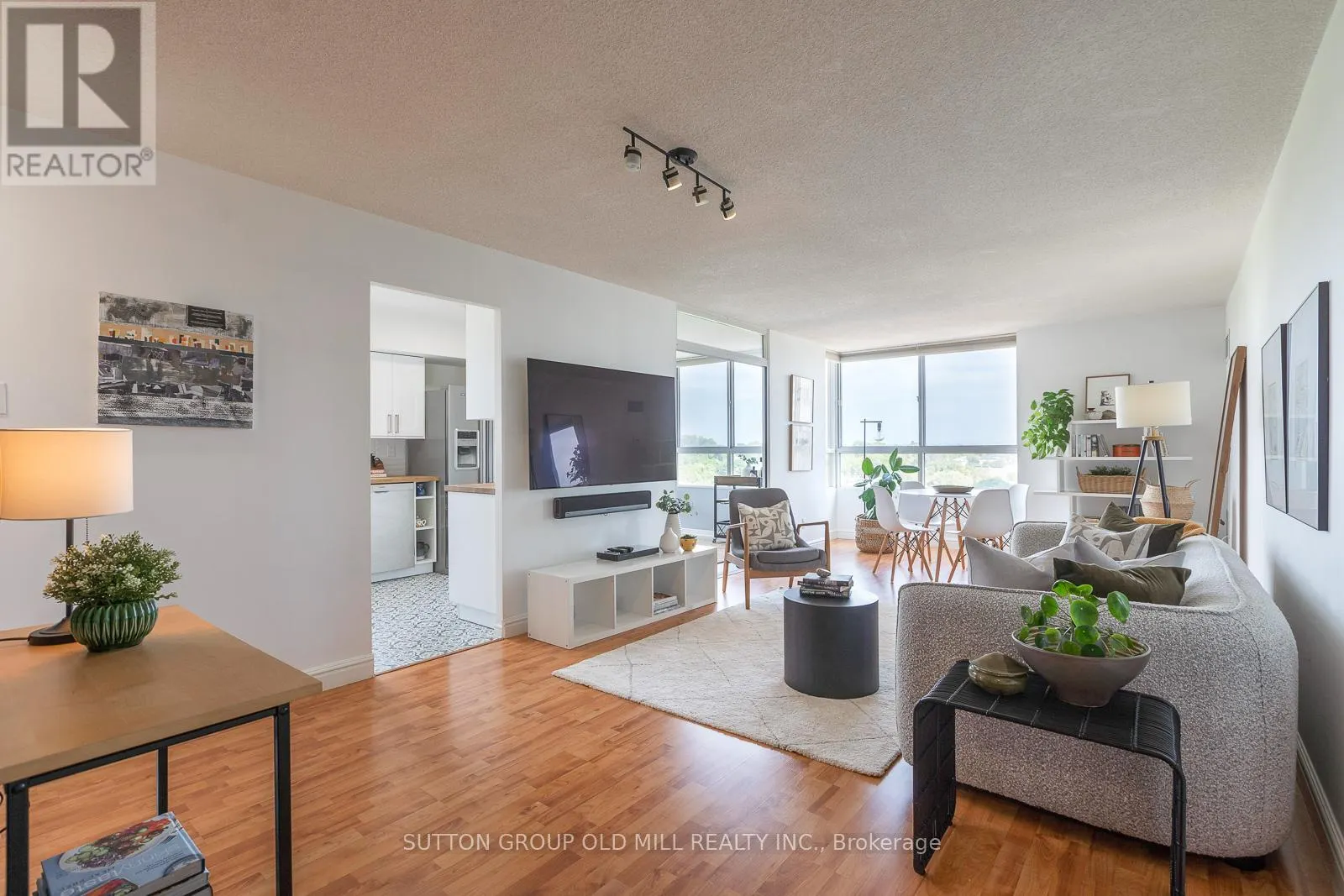 1014 - 1485 LAKESHORE ROAD E