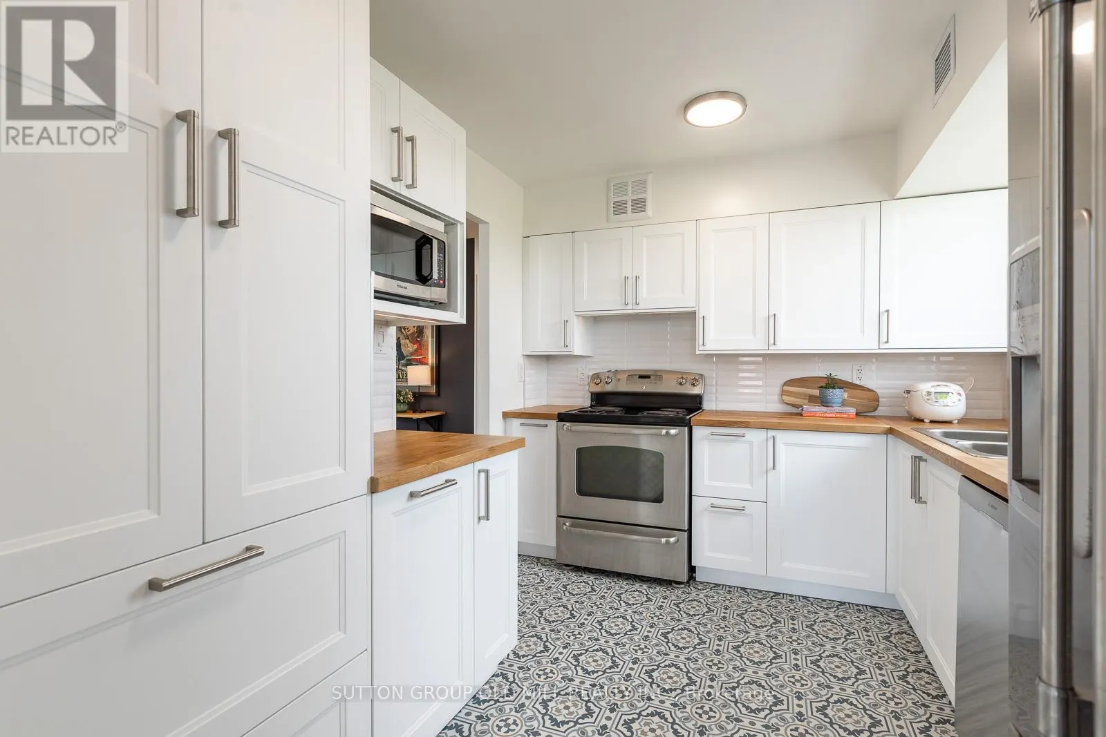 1014 - 1485 LAKESHORE ROAD E