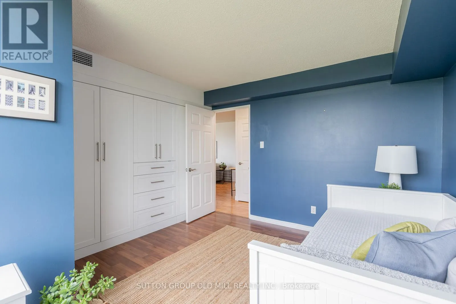 1014 - 1485 LAKESHORE ROAD E