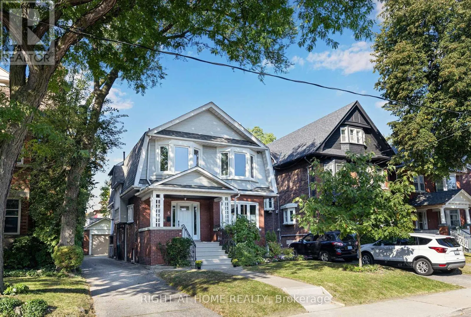 6 LAUDER AVENUE