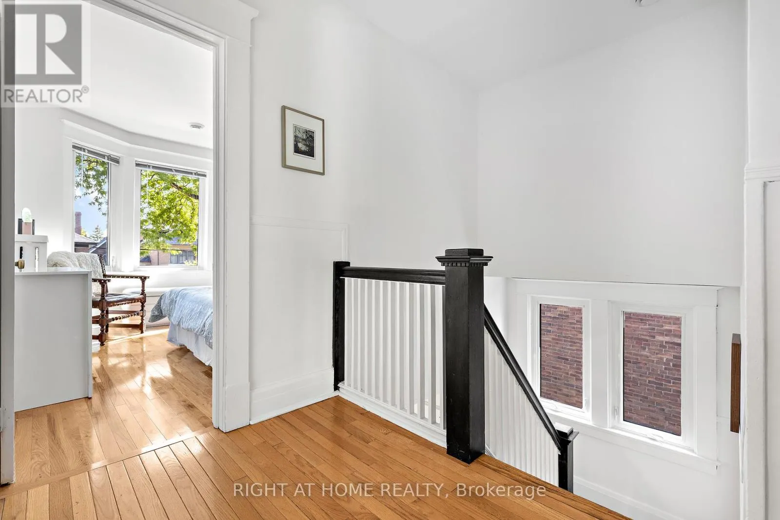 6 LAUDER AVENUE