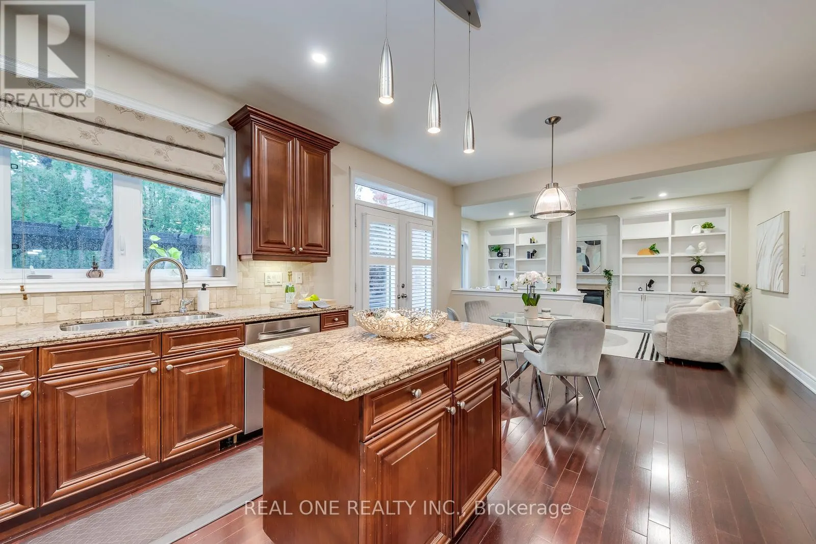 2336 THRUXTON DRIVE
