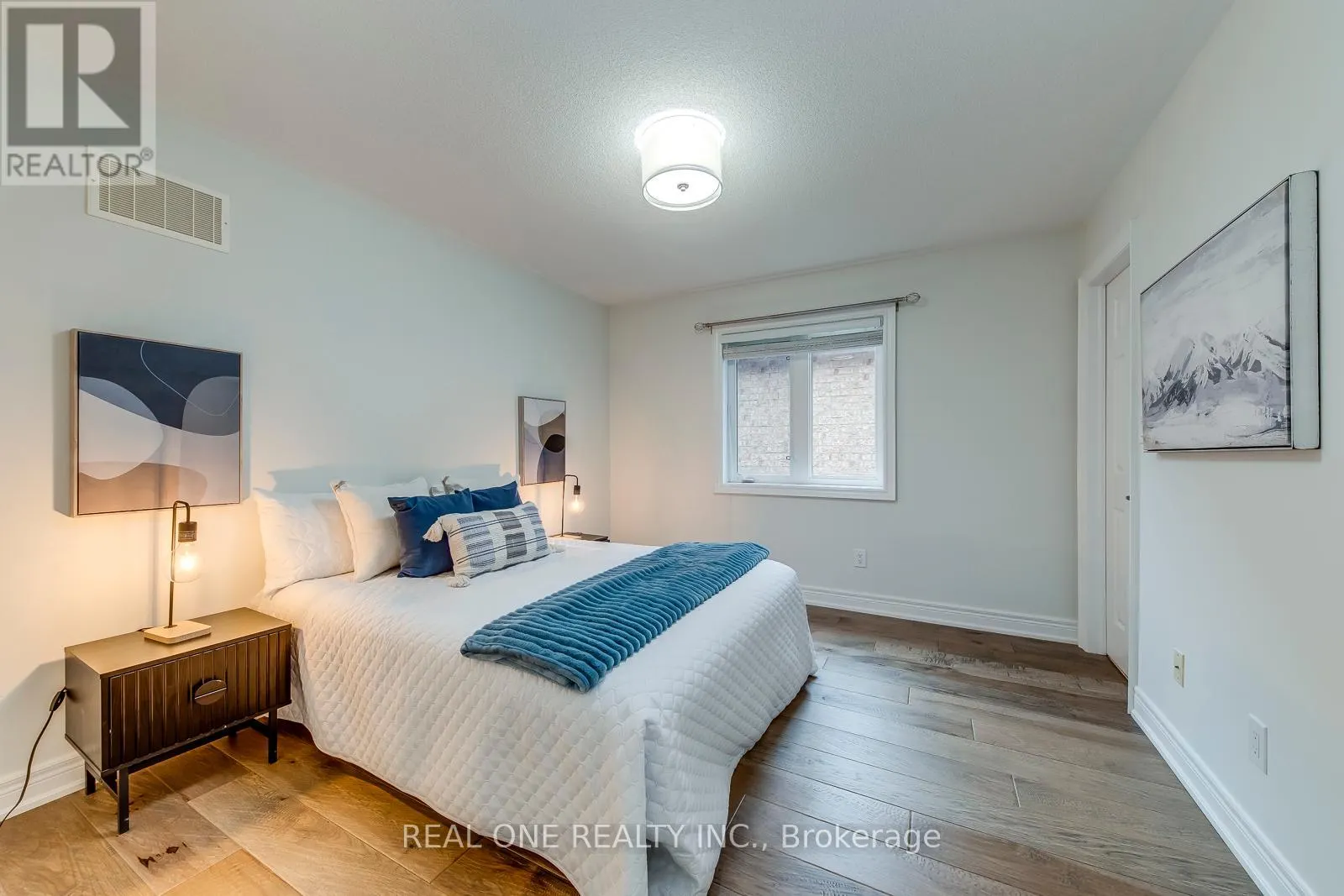 2336 THRUXTON DRIVE
