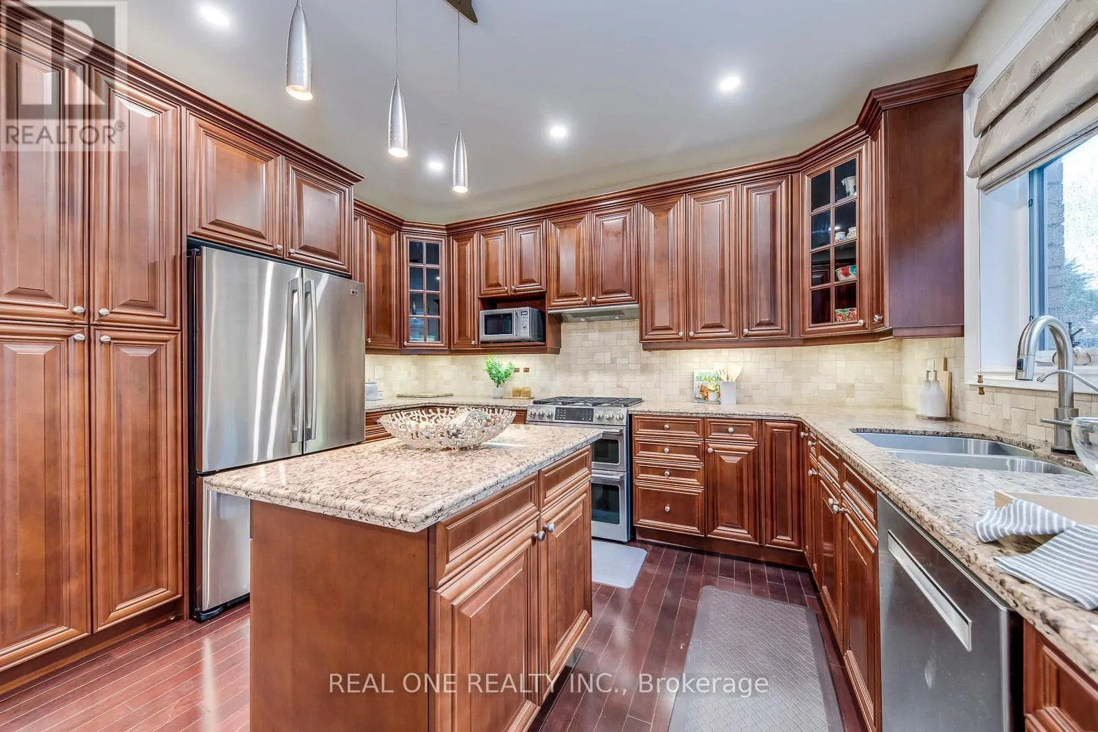 2336 THRUXTON DRIVE