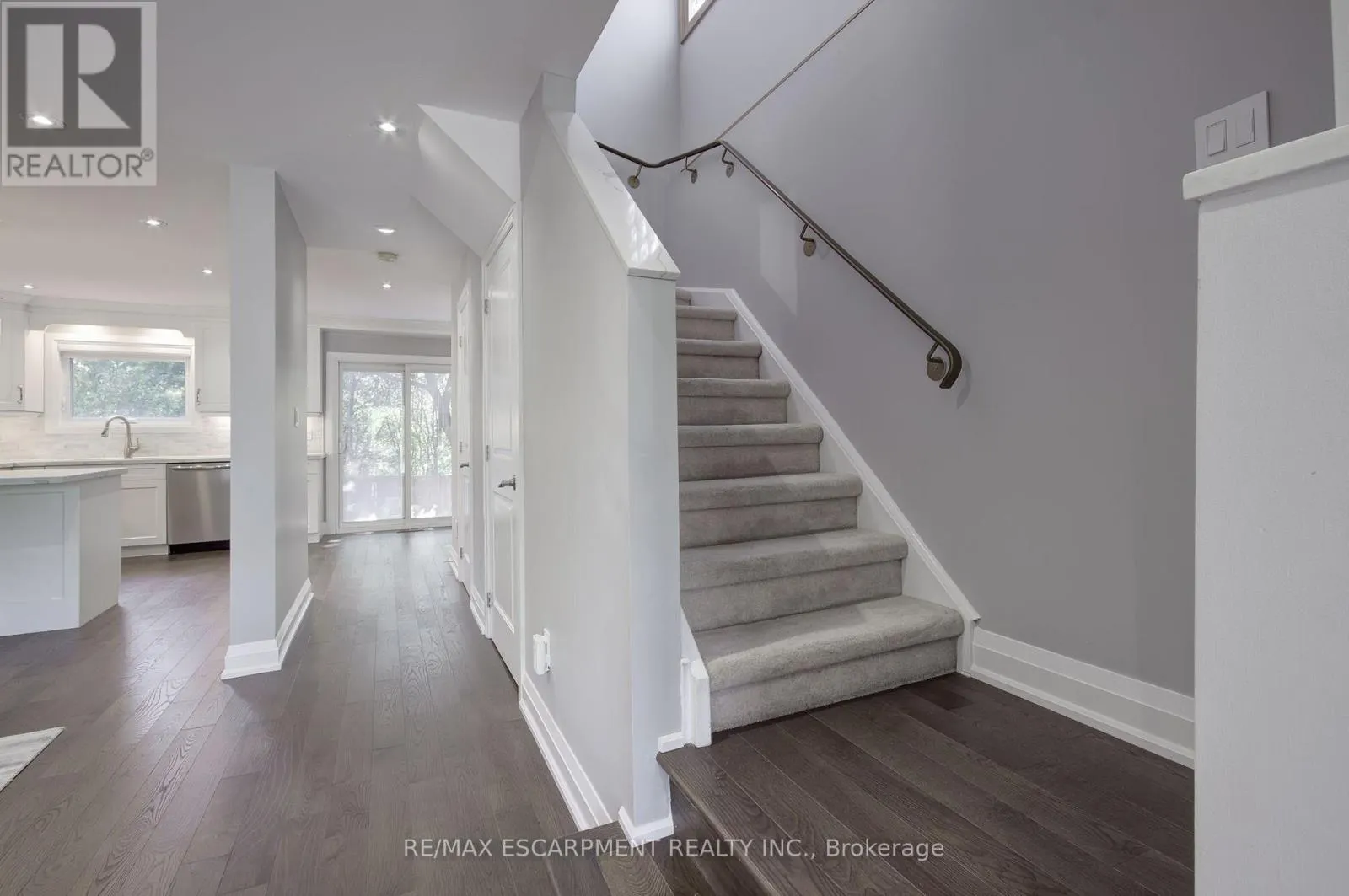 214 ROSS LANE