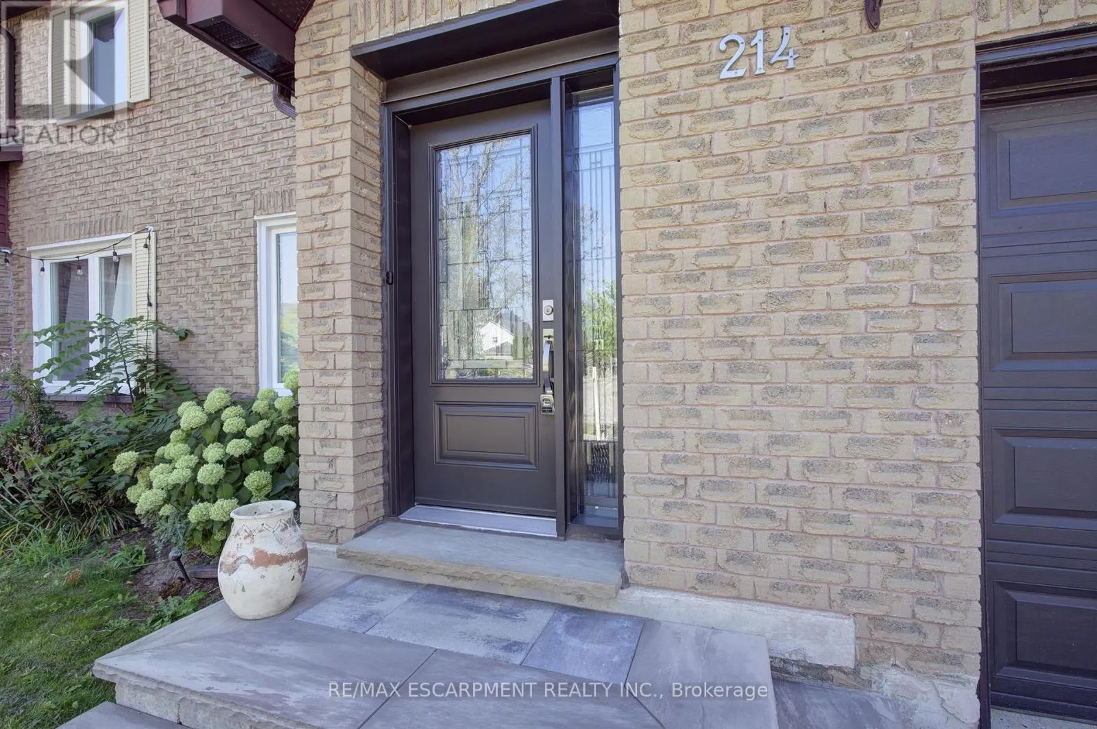 214 ROSS LANE