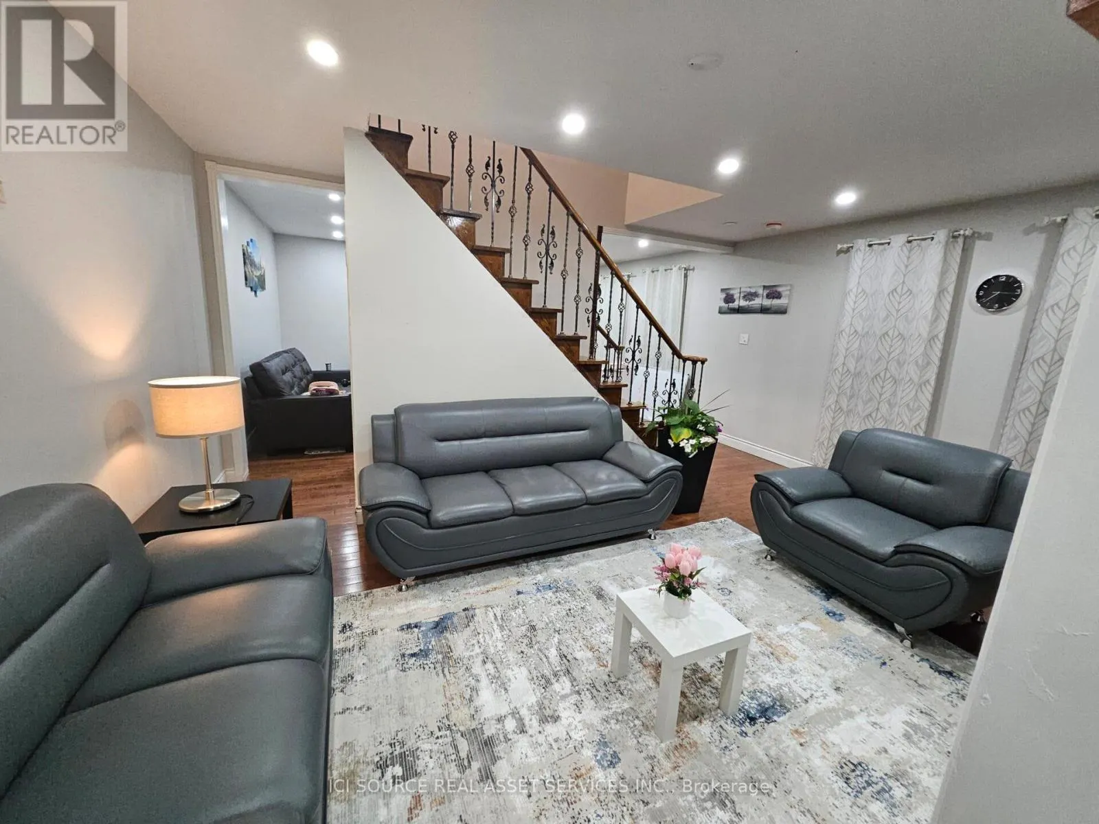 19 PIANE AVENUE