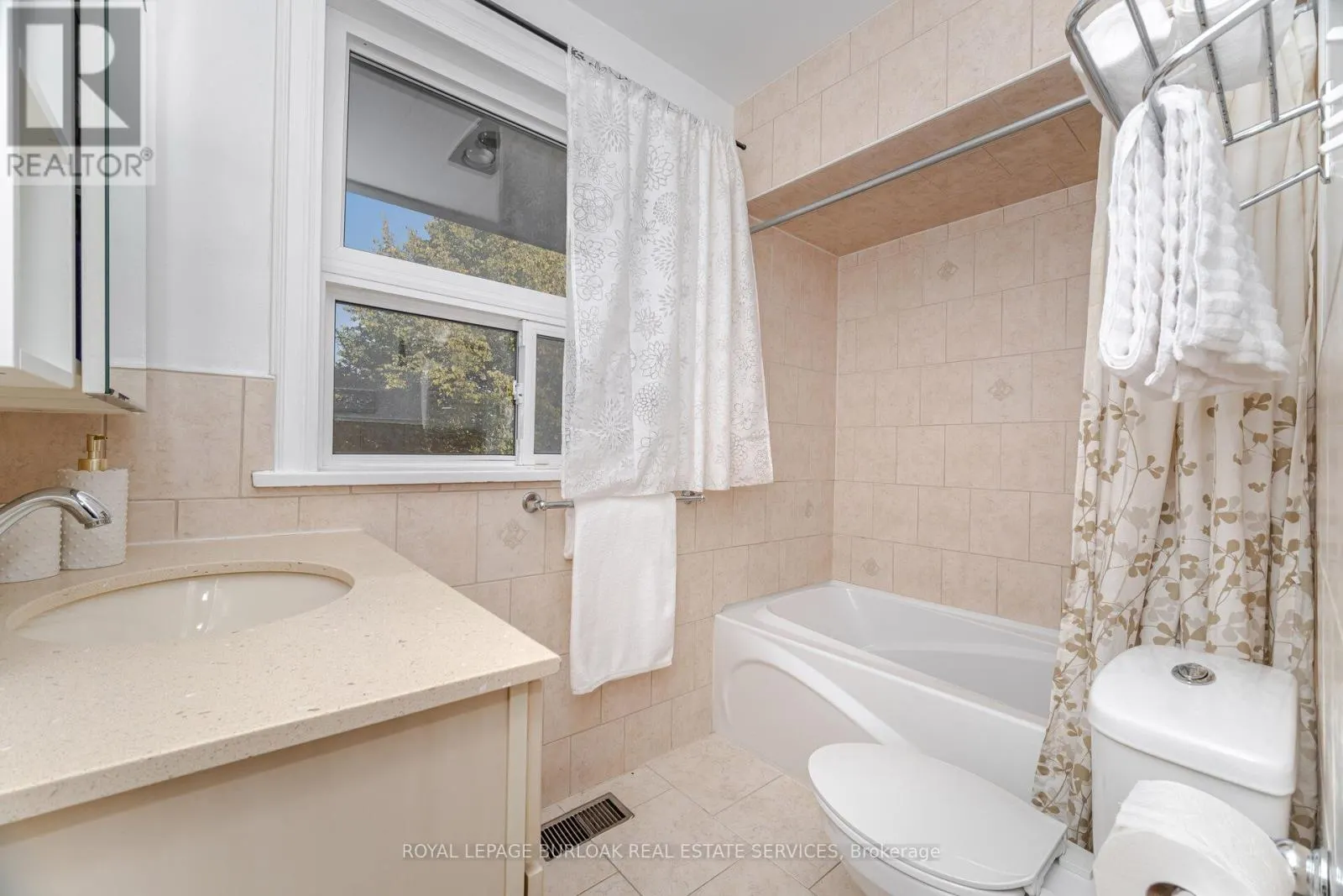 2295 BARCLAY ROAD