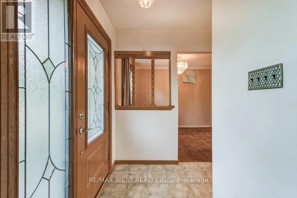 1302 KIPLING AVENUE
