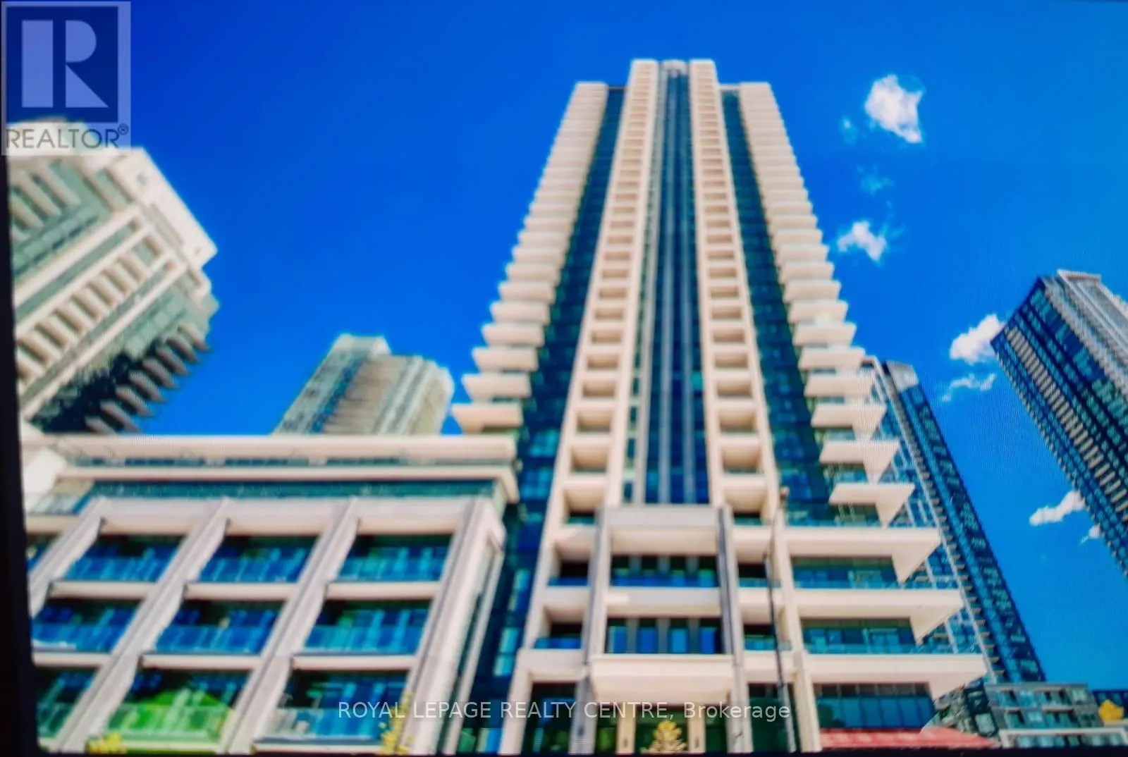 627 - 4055 PARKSIDE VILLAGE DRIVE