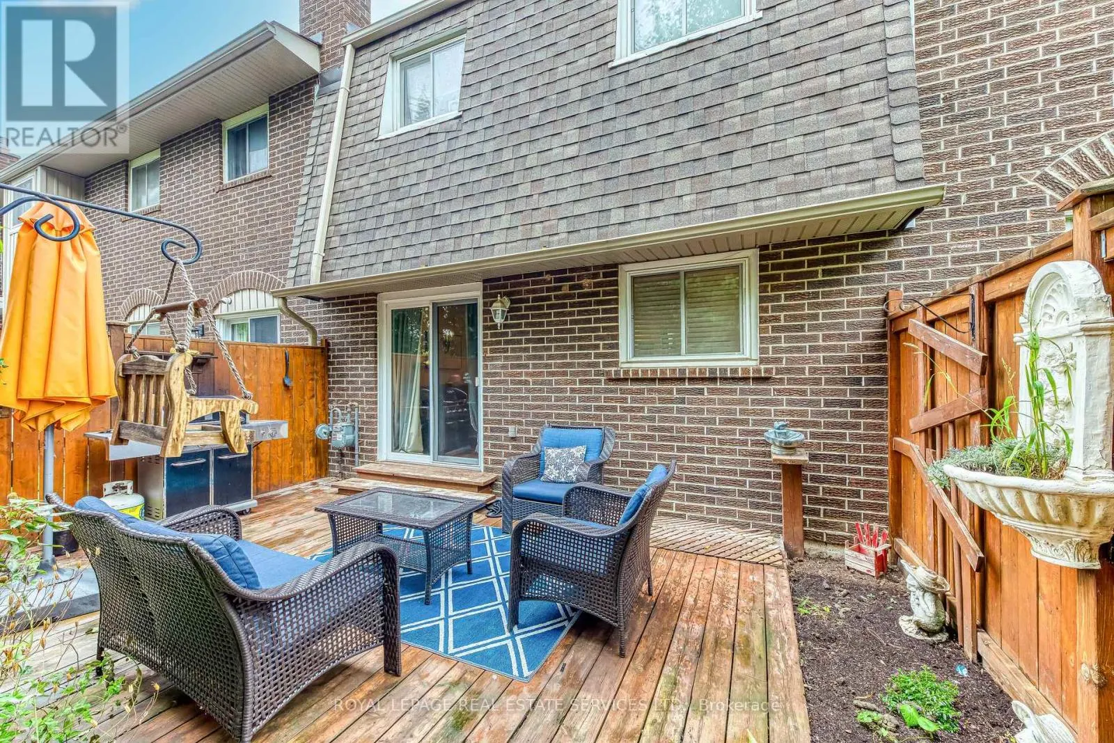 4 - 1294 GUELPH LINE