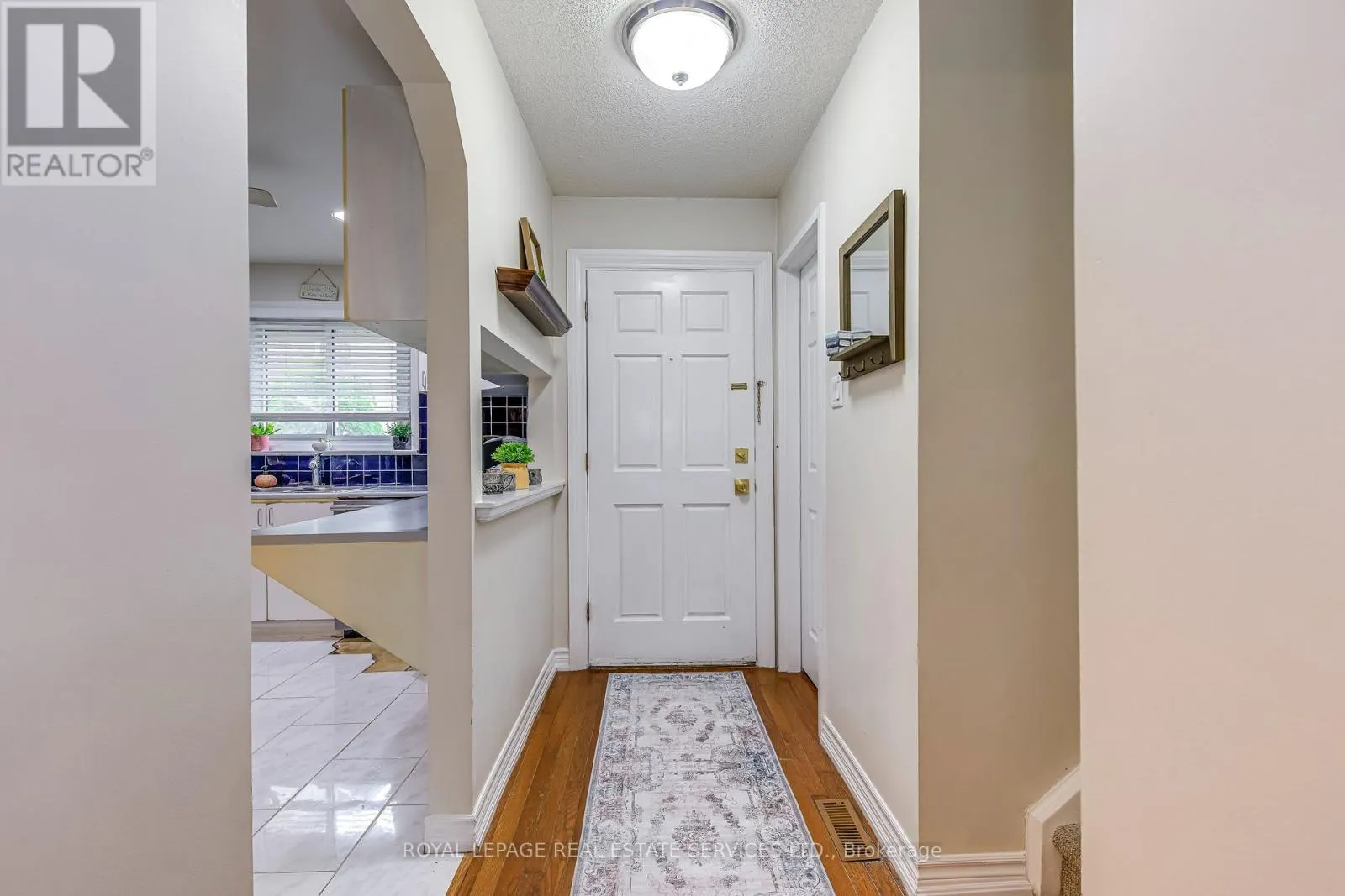 4 - 1294 GUELPH LINE