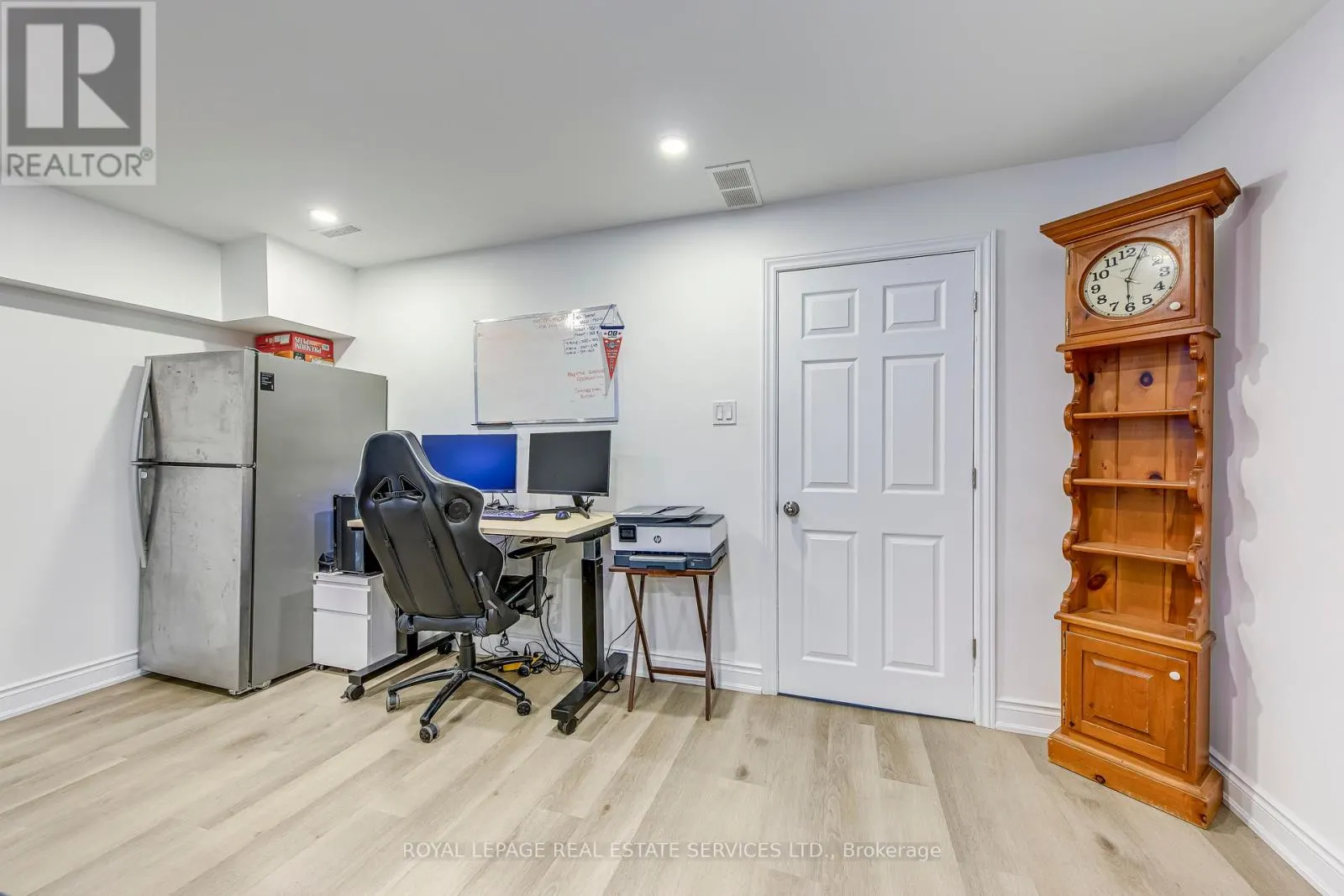 4 - 1294 GUELPH LINE