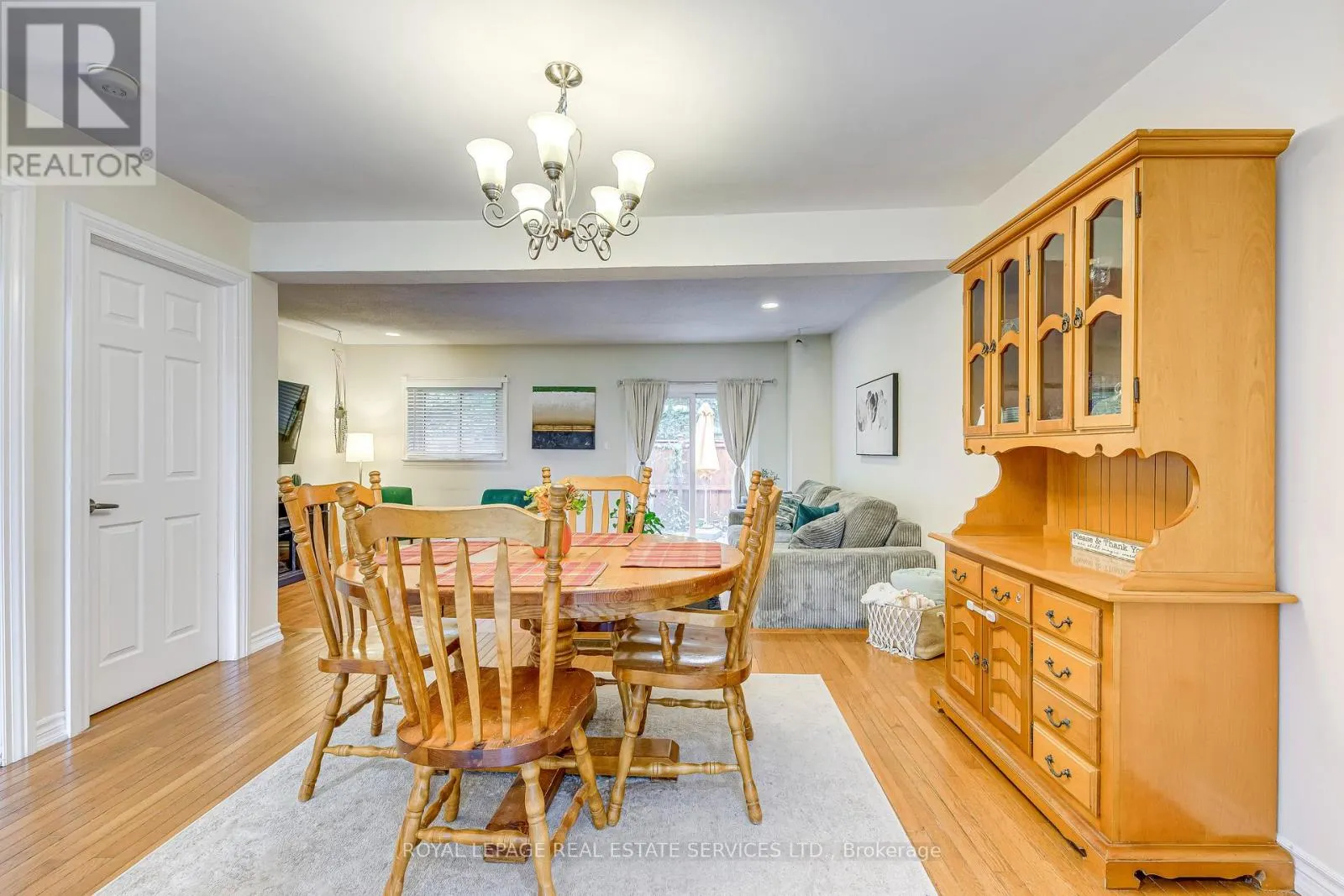 4 - 1294 GUELPH LINE