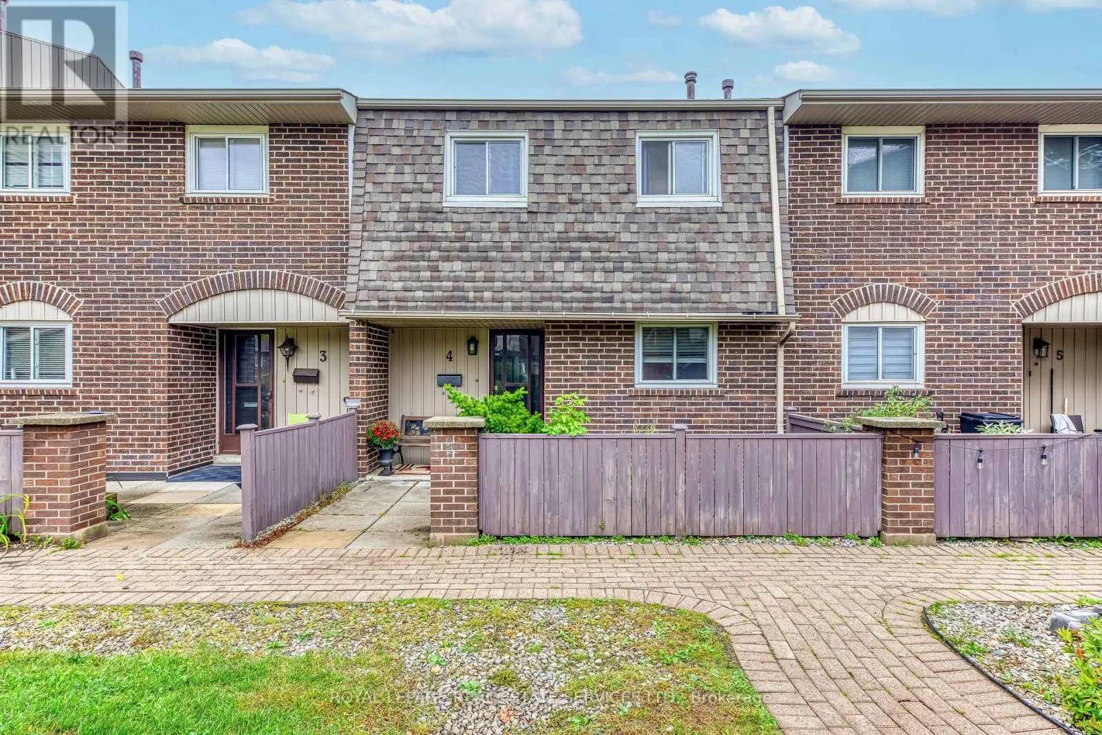 4 - 1294 GUELPH LINE