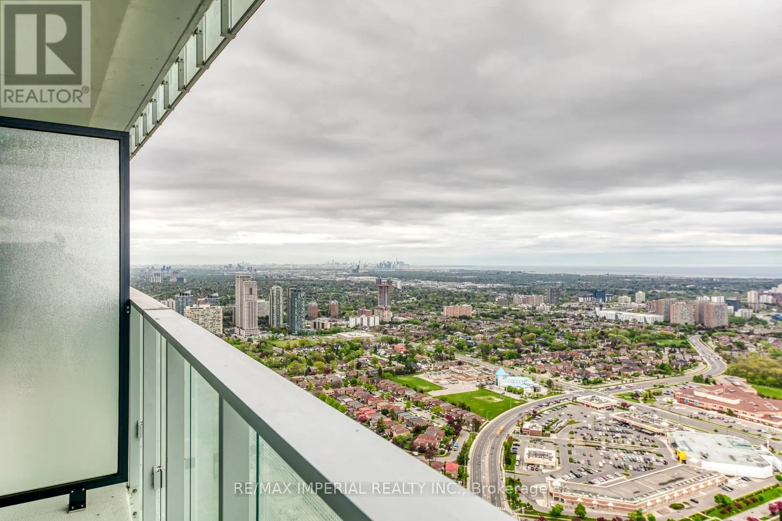 4909 - 3883 QUARTZ ROAD