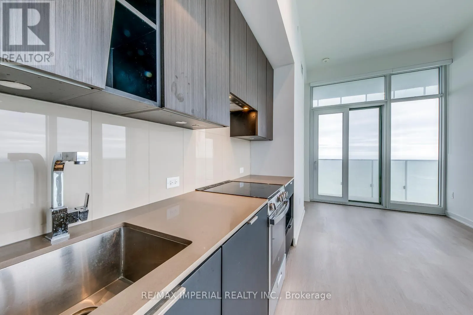 4909 - 3883 QUARTZ ROAD