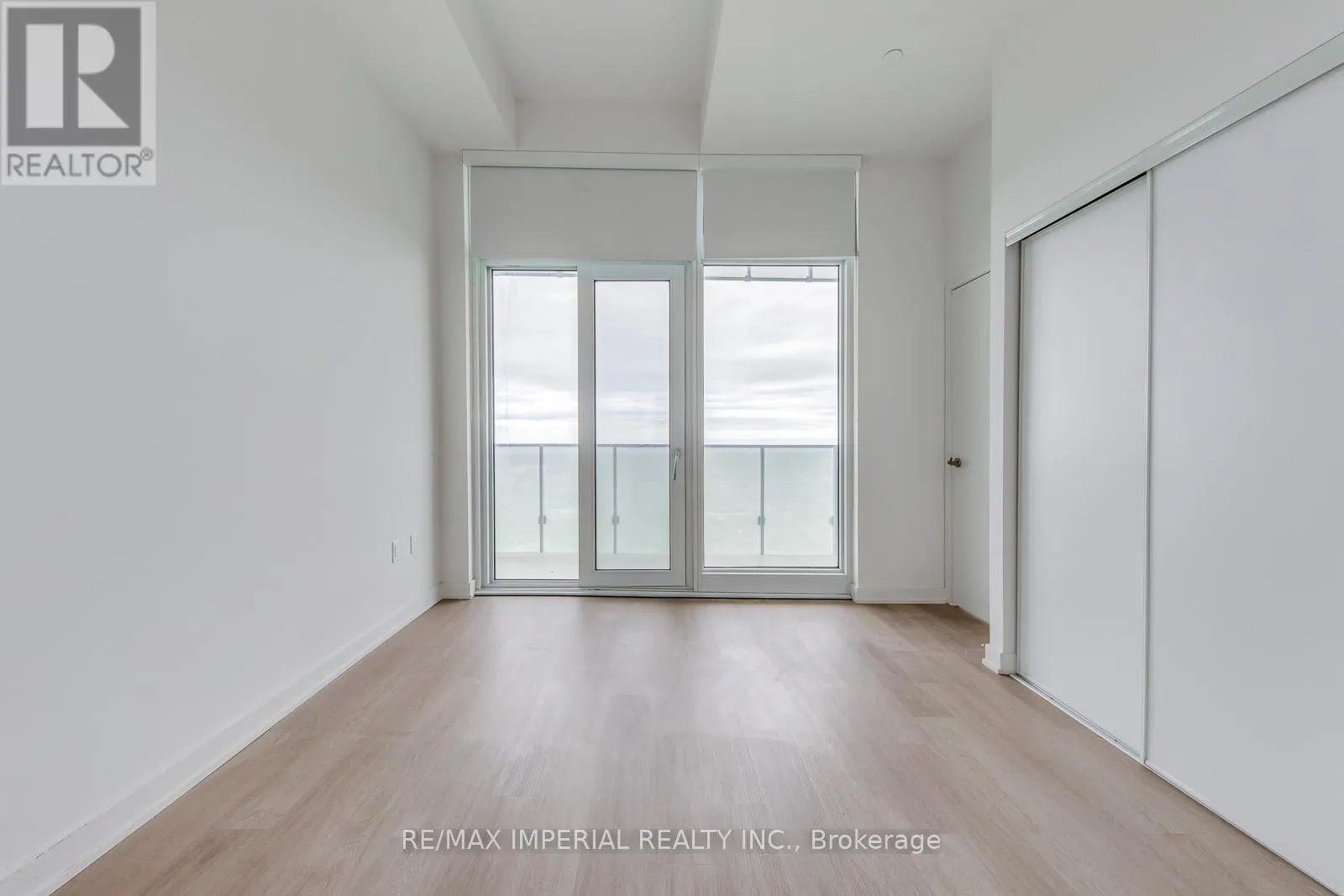 4909 - 3883 QUARTZ ROAD