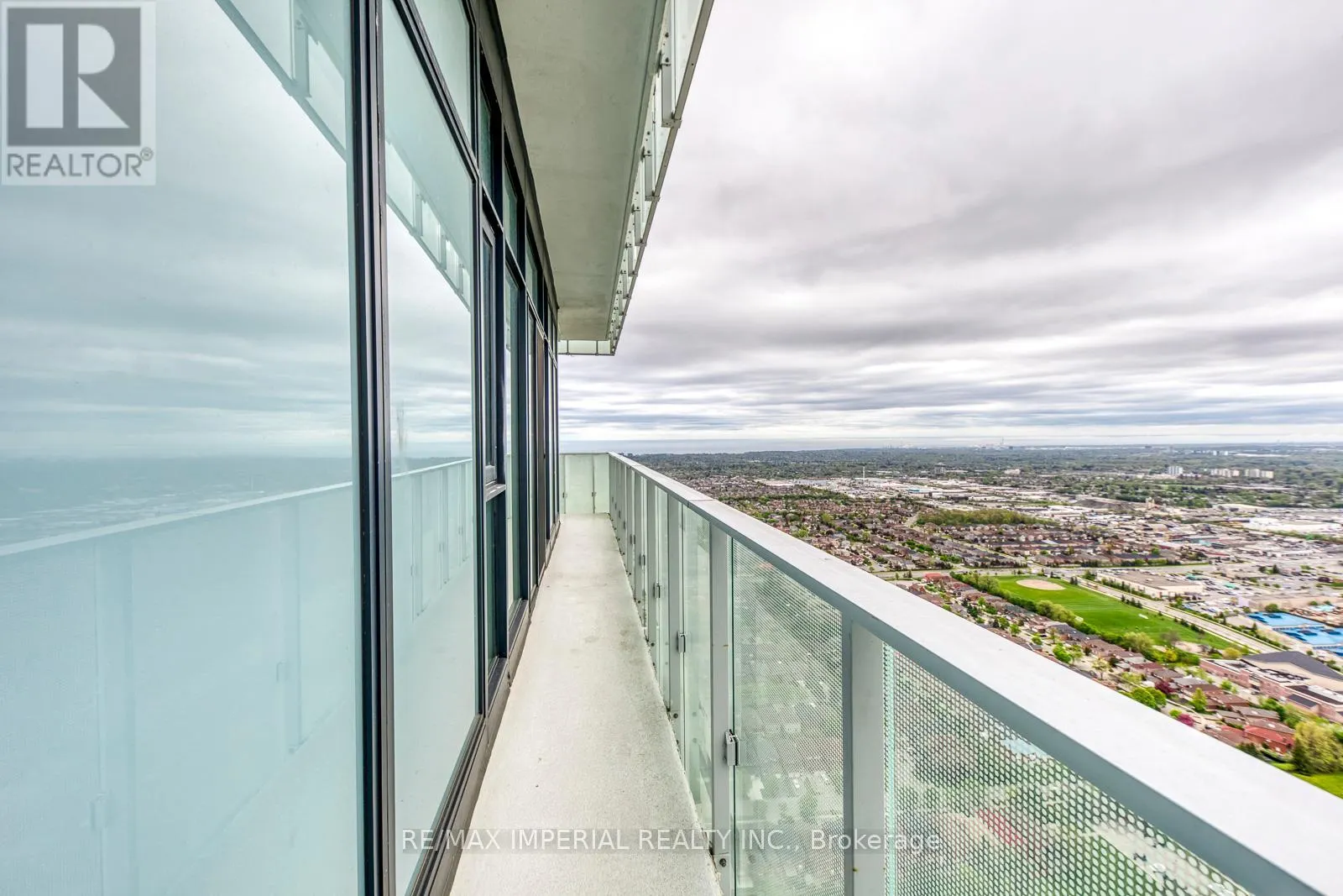 4909 - 3883 QUARTZ ROAD