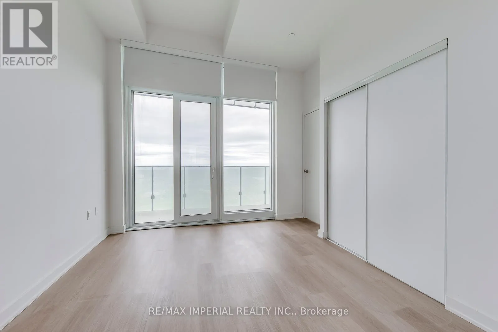 4909 - 3883 QUARTZ ROAD