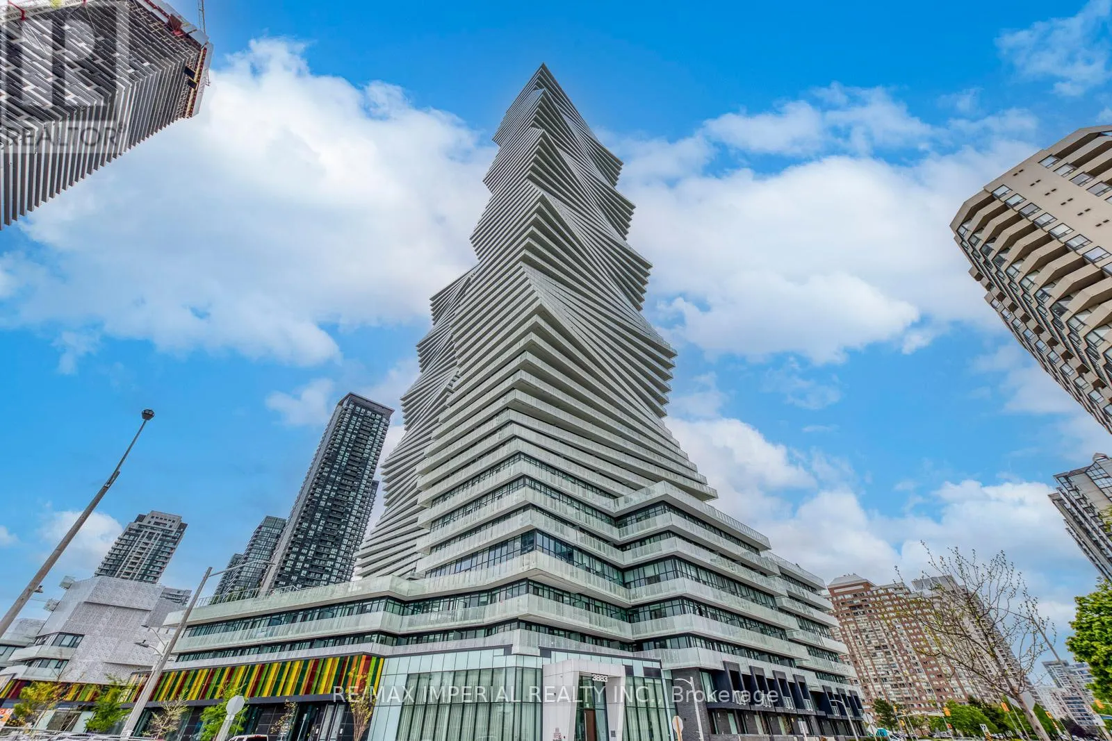4909 - 3883 QUARTZ ROAD