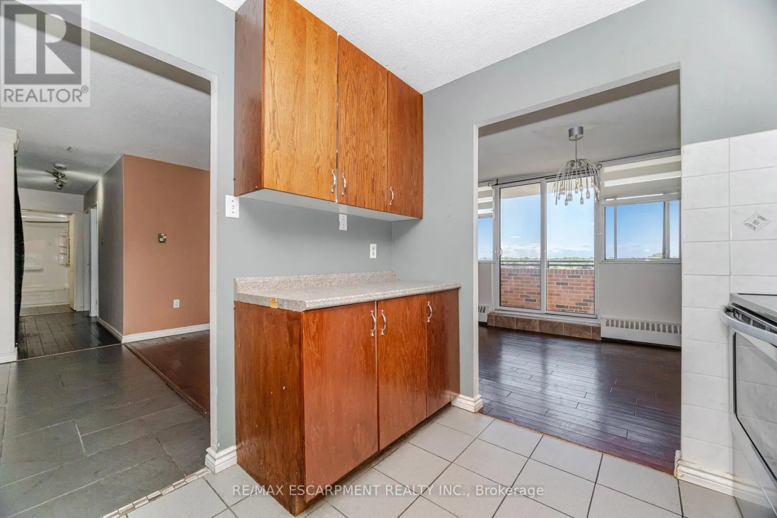 707 - 2301 DERRY ROAD W