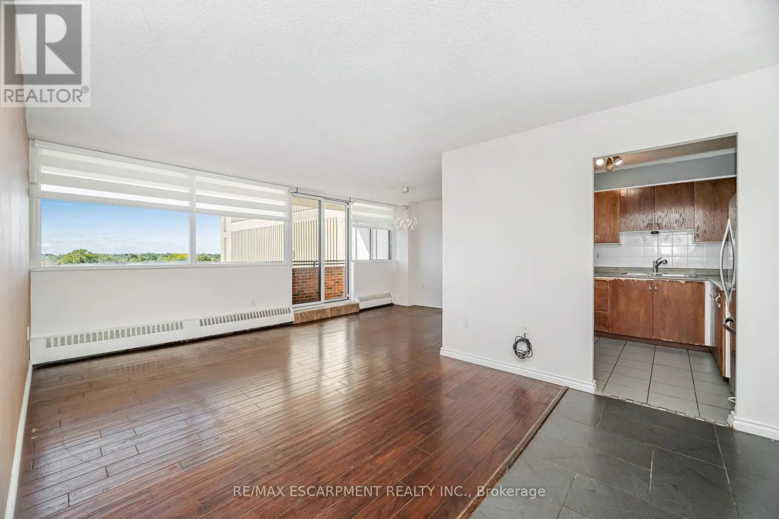 707 - 2301 DERRY ROAD W