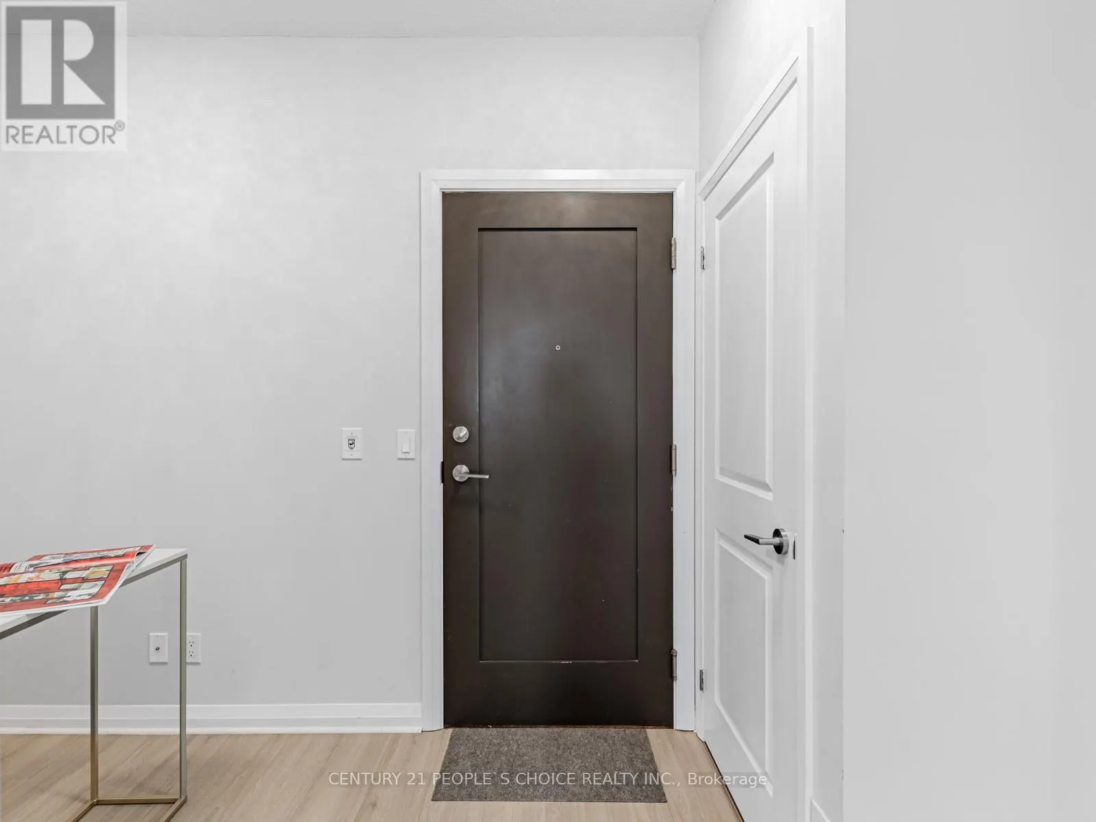 1403 - 75 EGLINTON AVENUE W