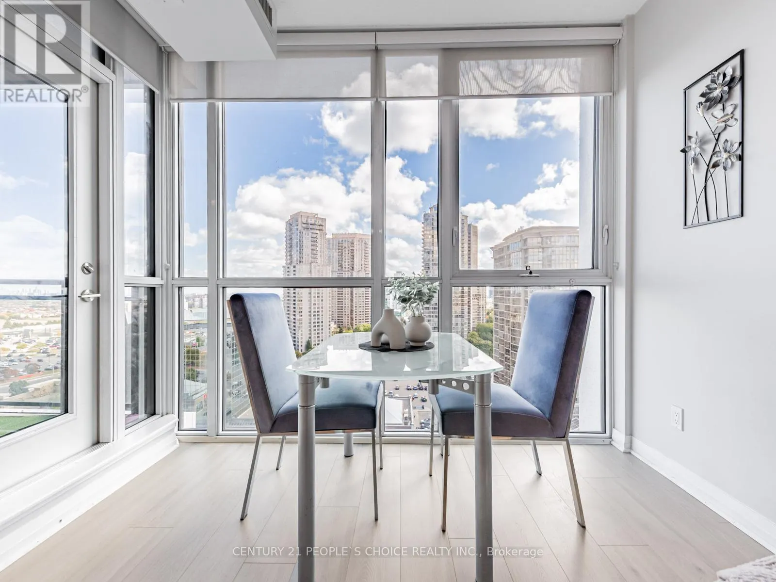 1403 - 75 EGLINTON AVENUE W
