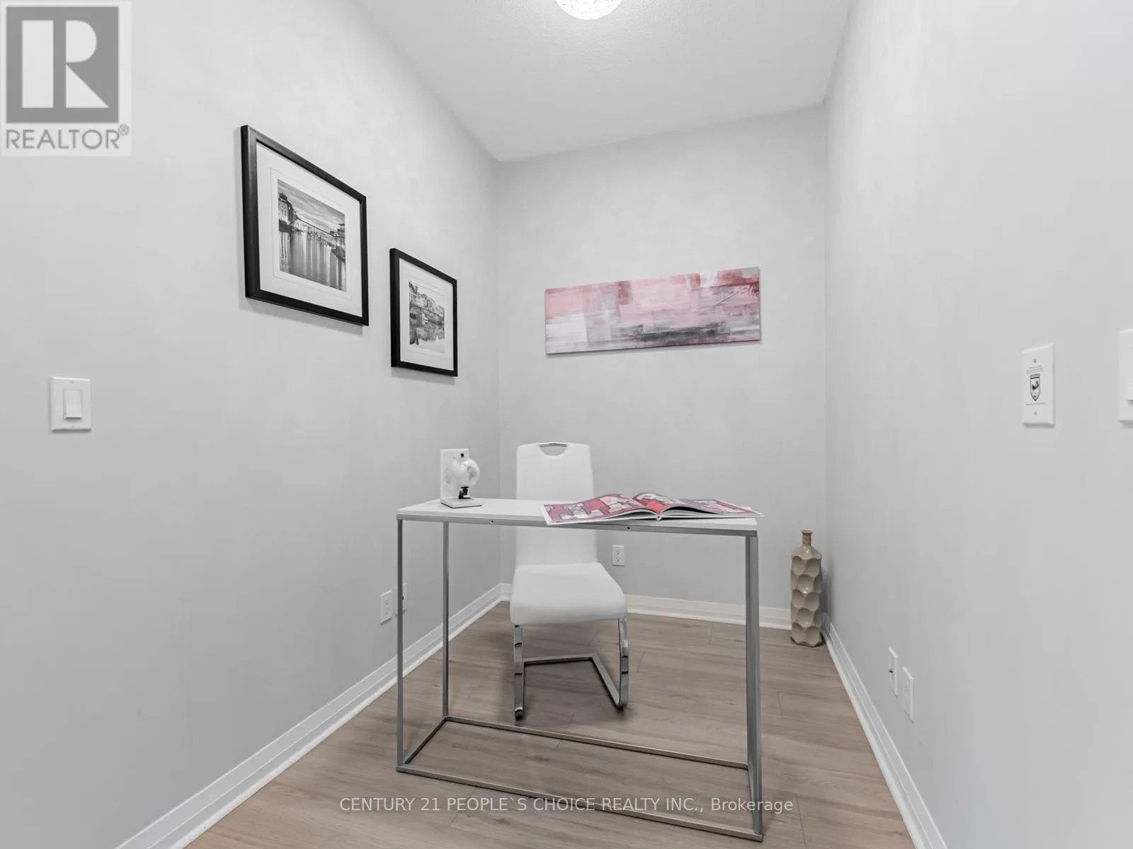 1403 - 75 EGLINTON AVENUE W