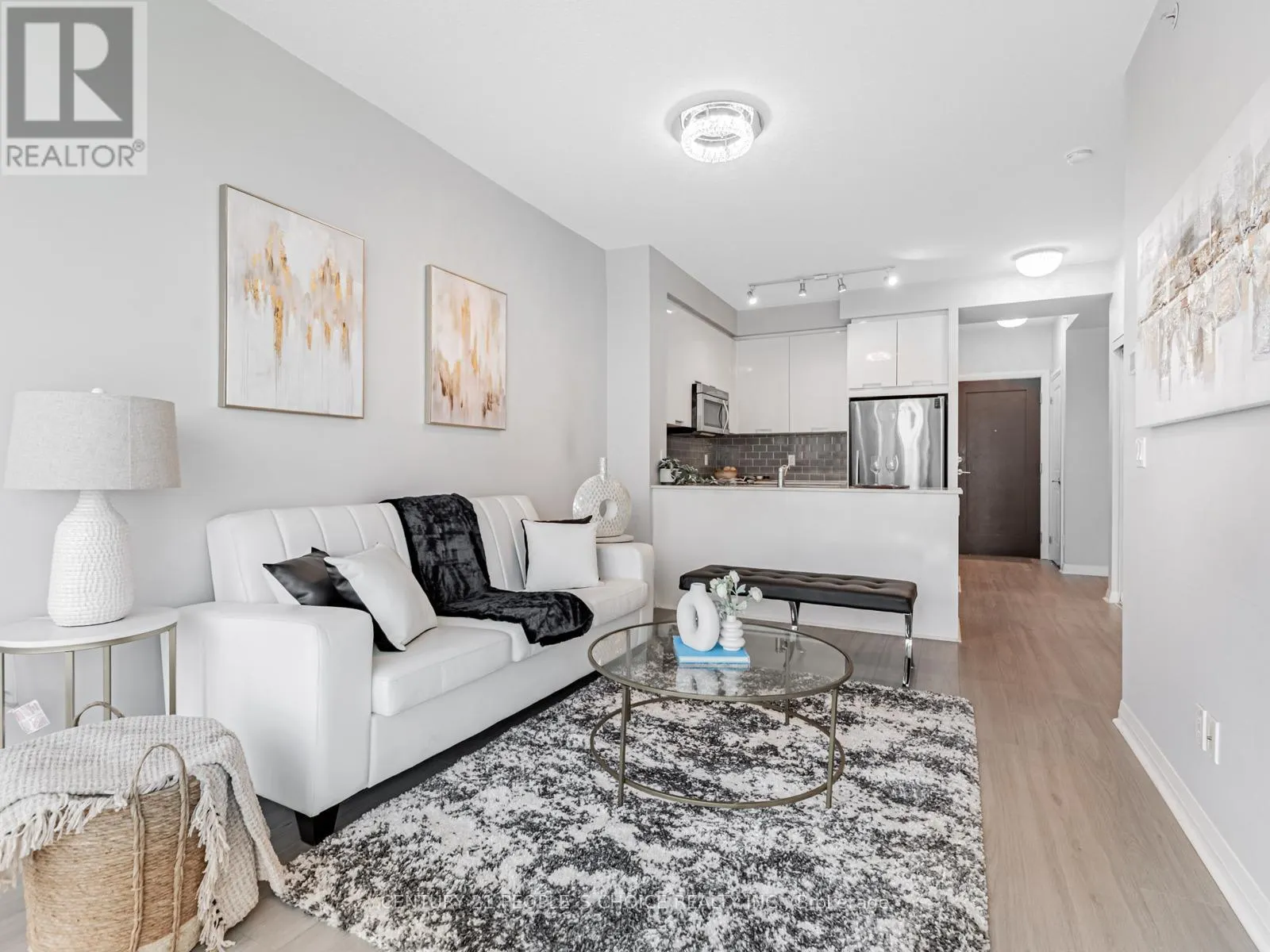 1403 - 75 EGLINTON AVENUE W