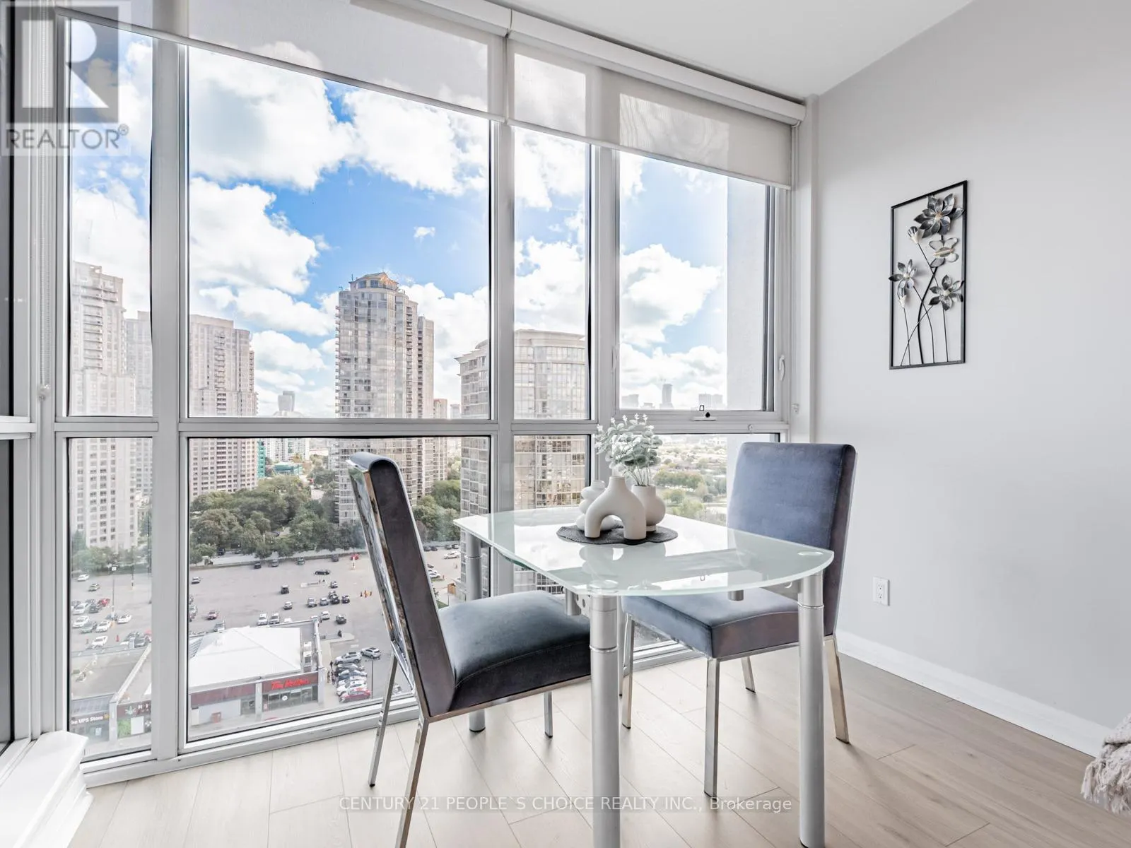 1403 - 75 EGLINTON AVENUE W